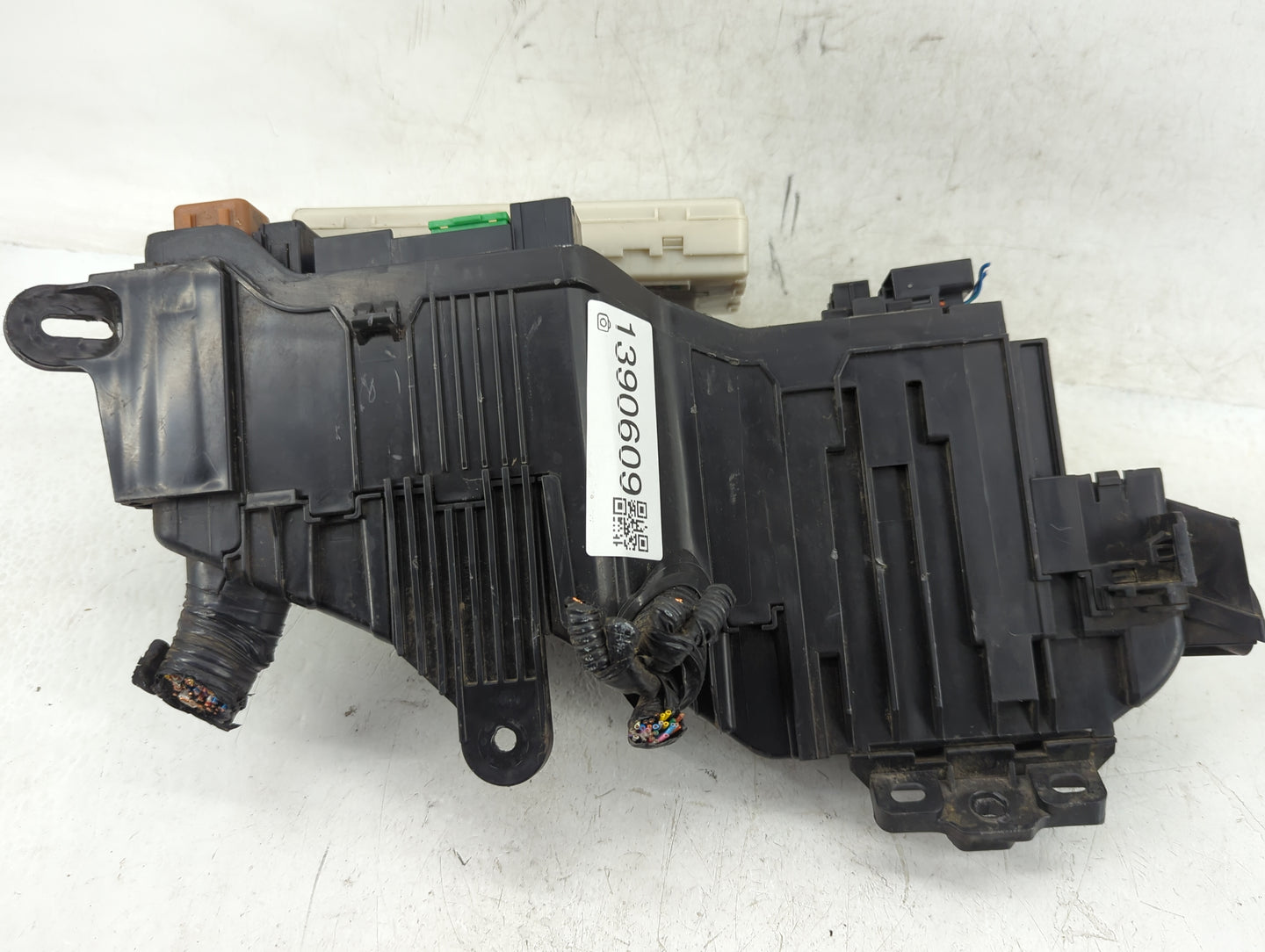 2009-2014 Nissan Maxima Fusebox Fuse Box Panel Relay Module P/N:7154-5763-30 284B71AA6B Fits Fits 2009 2010 2011 2012 2013 2