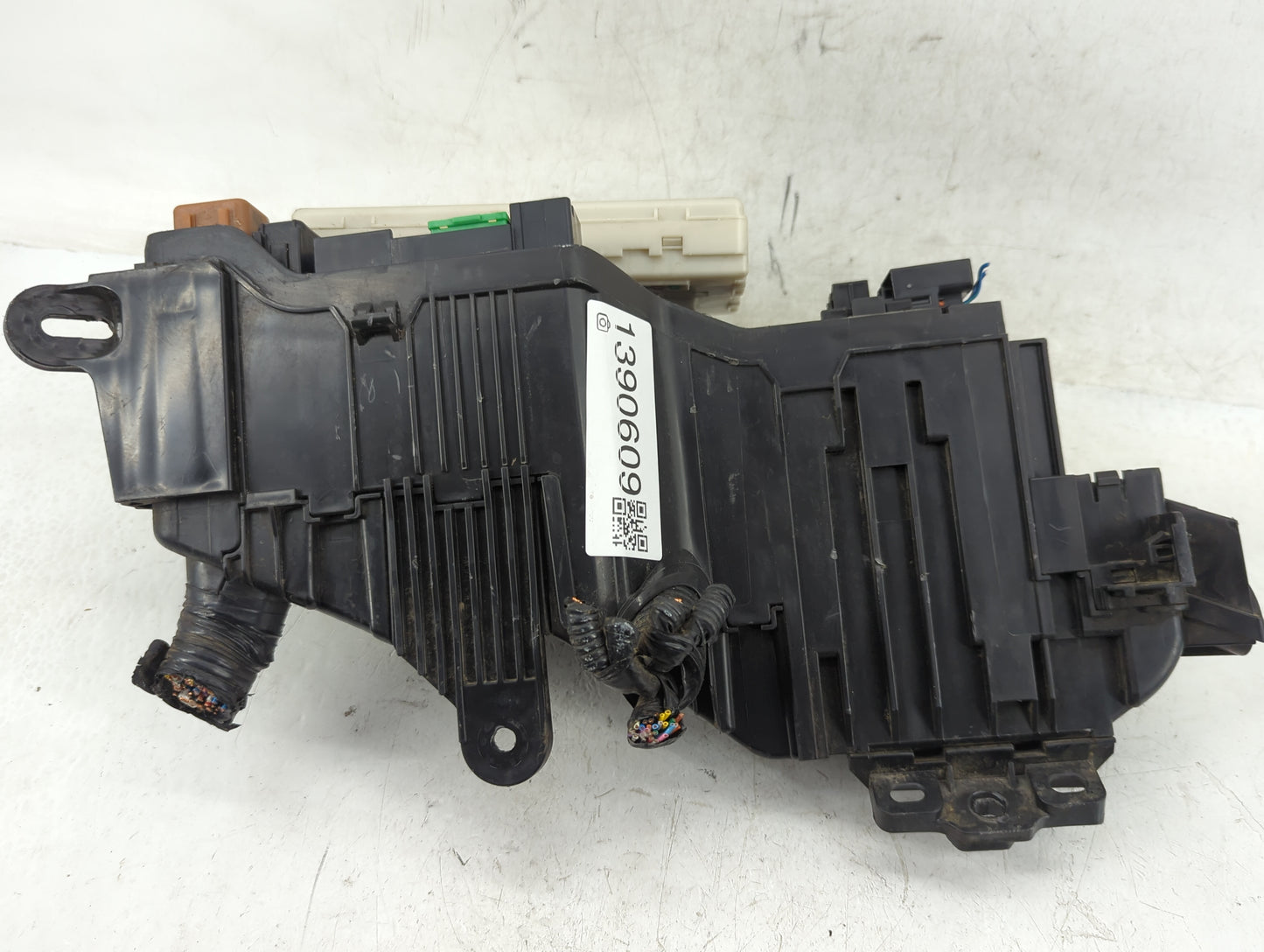 2009-2014 Nissan Maxima Fusebox Fuse Box Panel Relay Module P/N:7154-5763-30 284B71AA6B Fits Fits 2009 2010 2011 2012 2013 2