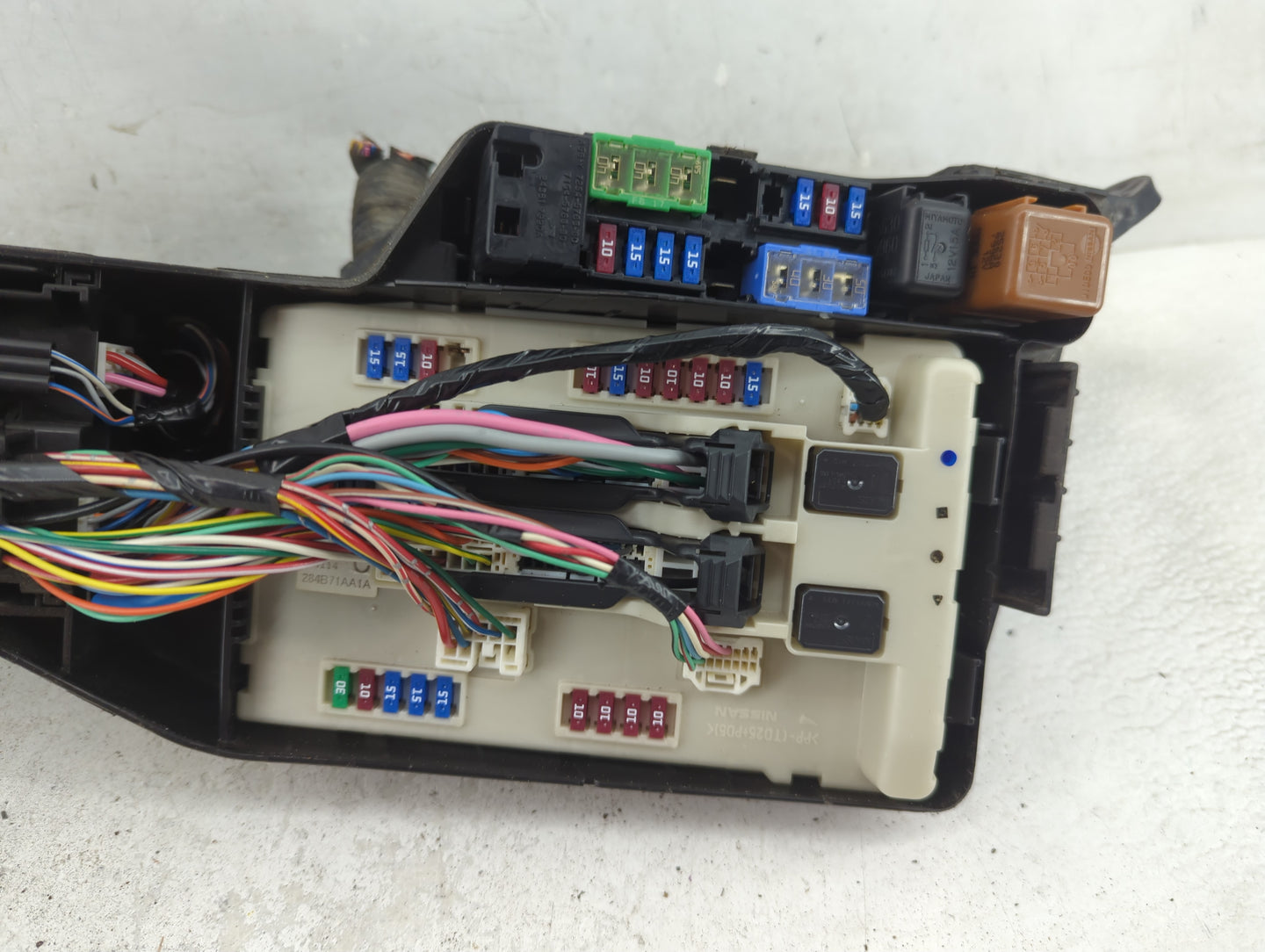 2009-2014 Nissan Maxima Fusebox Fuse Box Panel Relay Module Fits Fits 2009 2010 2011 2012 2013 2014 OEM Used Auto Parts - Oe