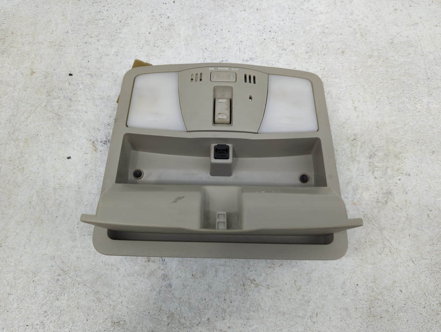 2014 Nissan Maxima Overhead Roof Console - Oemusedautoparts1.com