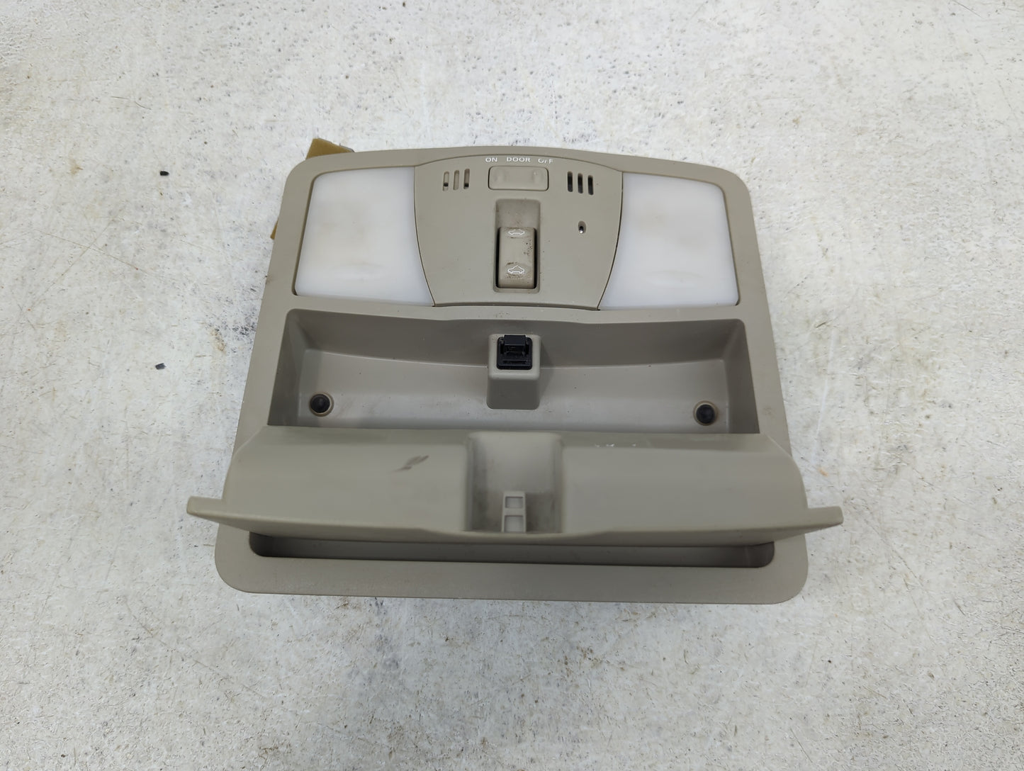 2014 Nissan Maxima Overhead Roof Console - Oemusedautoparts1.com