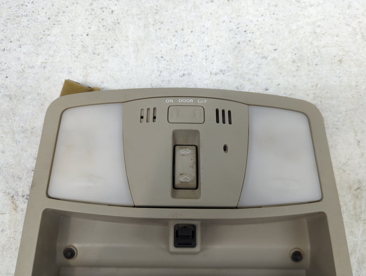 2014 Nissan Maxima Overhead Roof Console - Oemusedautoparts1.com