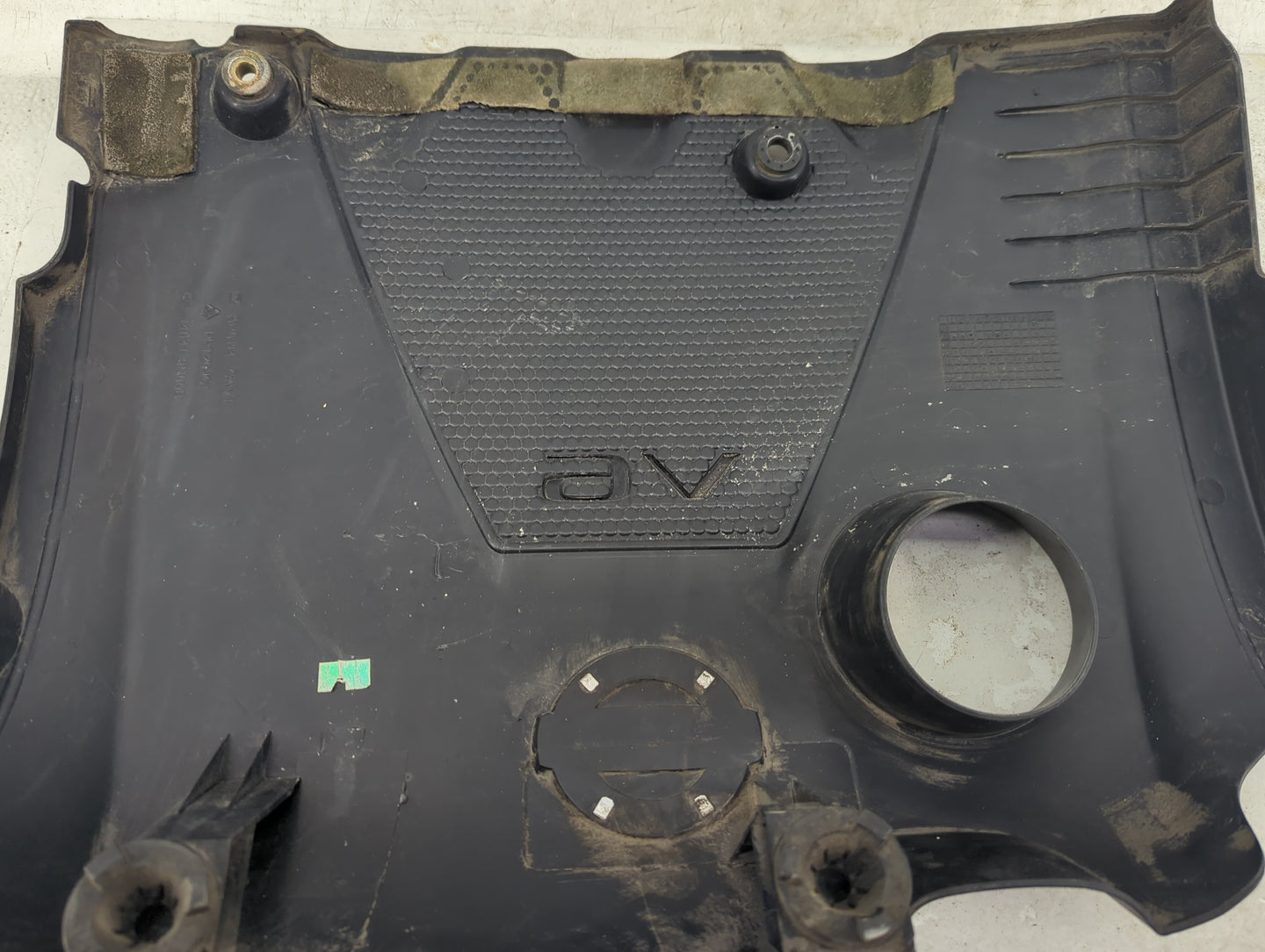 2014 Nissan Maxima Engine Cover - Oemusedautoparts1.com