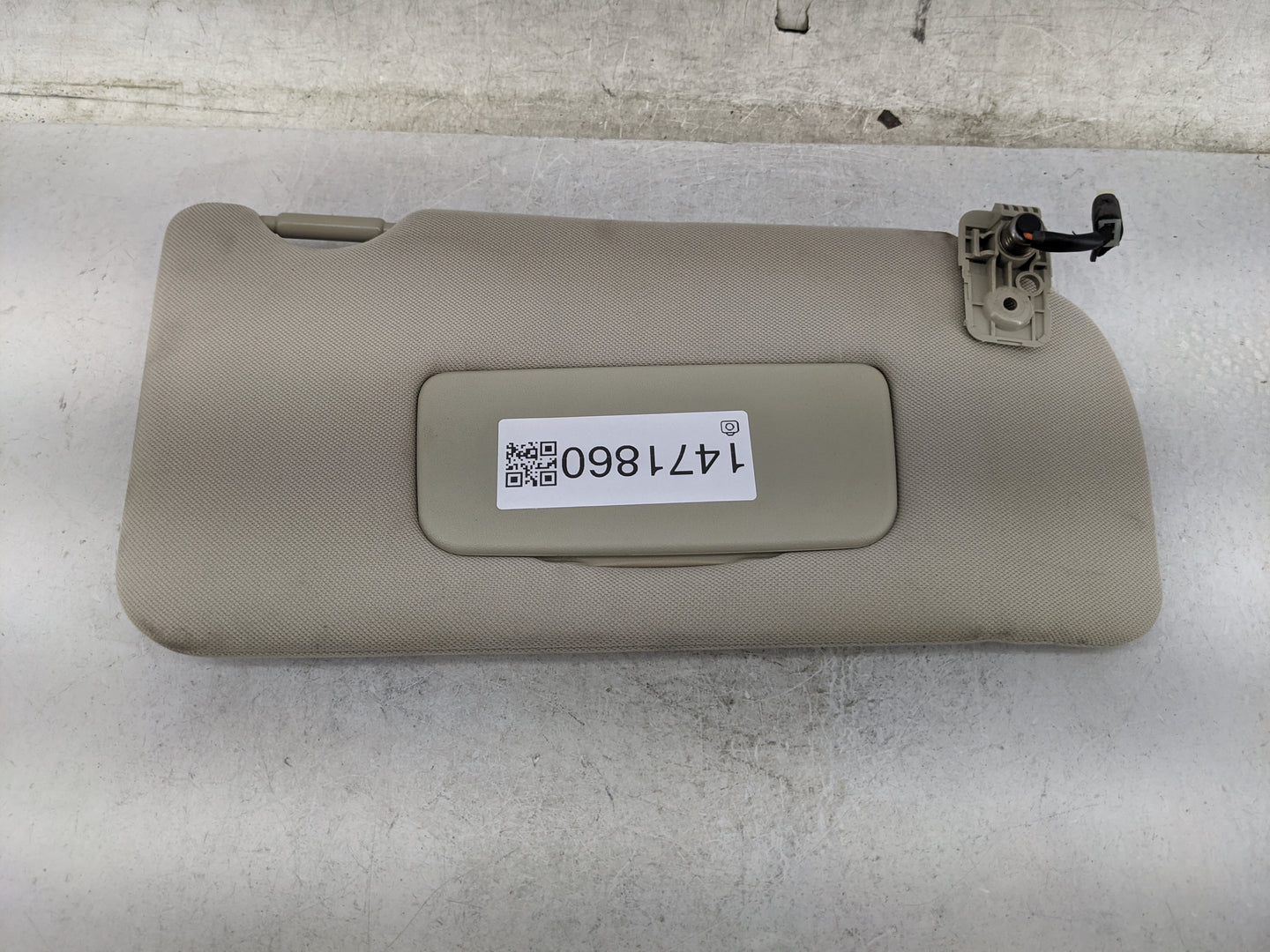2013-2014 Nissan Maxima Sun Visor Shade Replacement Passenger Right Mirror Fits Fits 2013 2014 OEM Used Auto Parts - Oemused