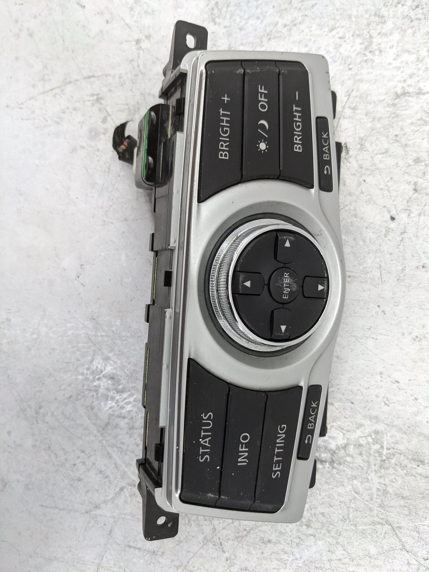 2014 Nissan Maxima Radio AM FM Cd Player Receiver Replacement P/N:9N00B 210451 Fits Fits 2013 2015 OEM Used Auto Parts - Oem