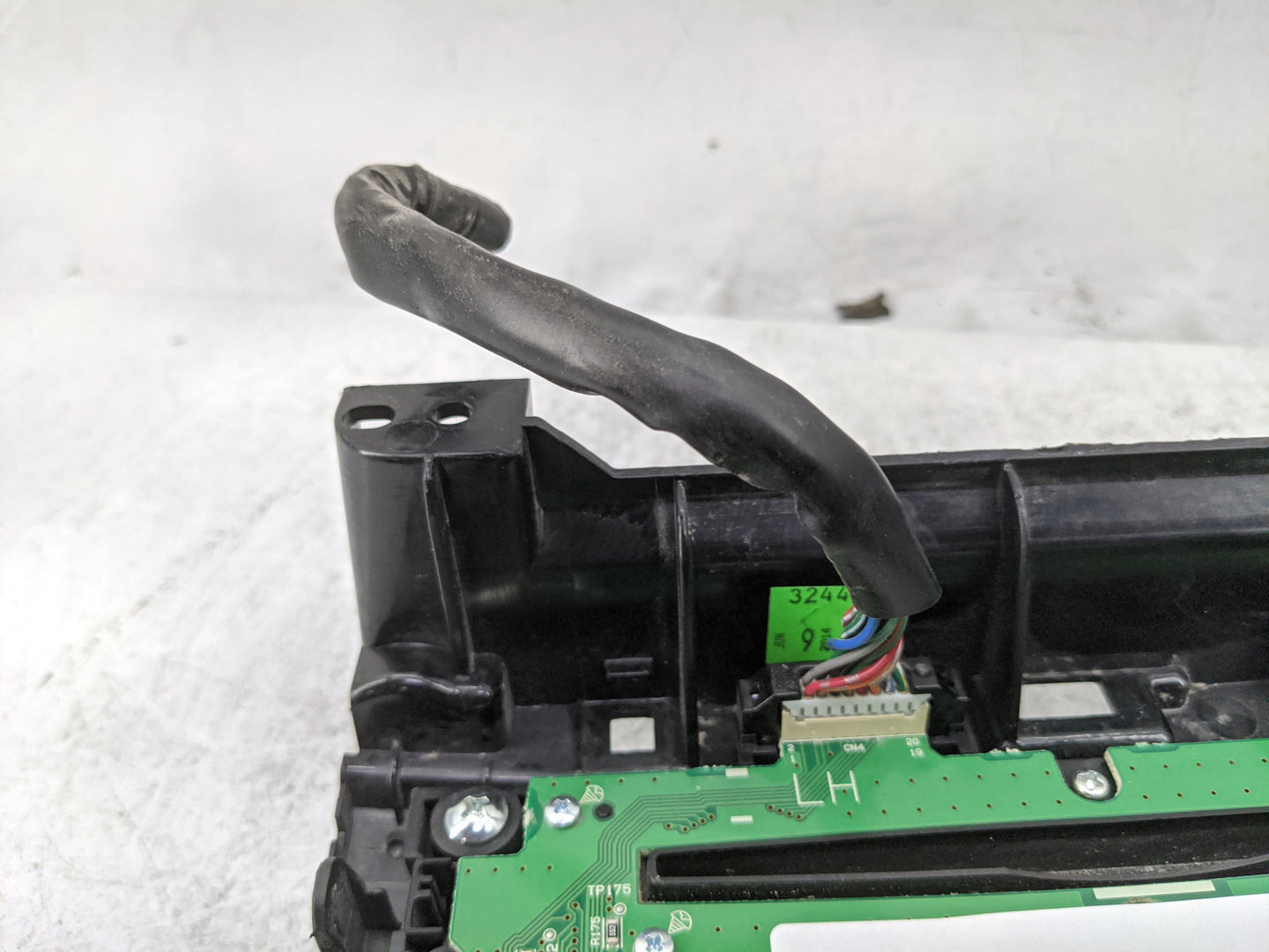 2014 Nissan Maxima Radio AM FM Cd Player Receiver Replacement P/N:9DA1B Fits OEM Used Auto Parts - Oemusedautoparts1.com
