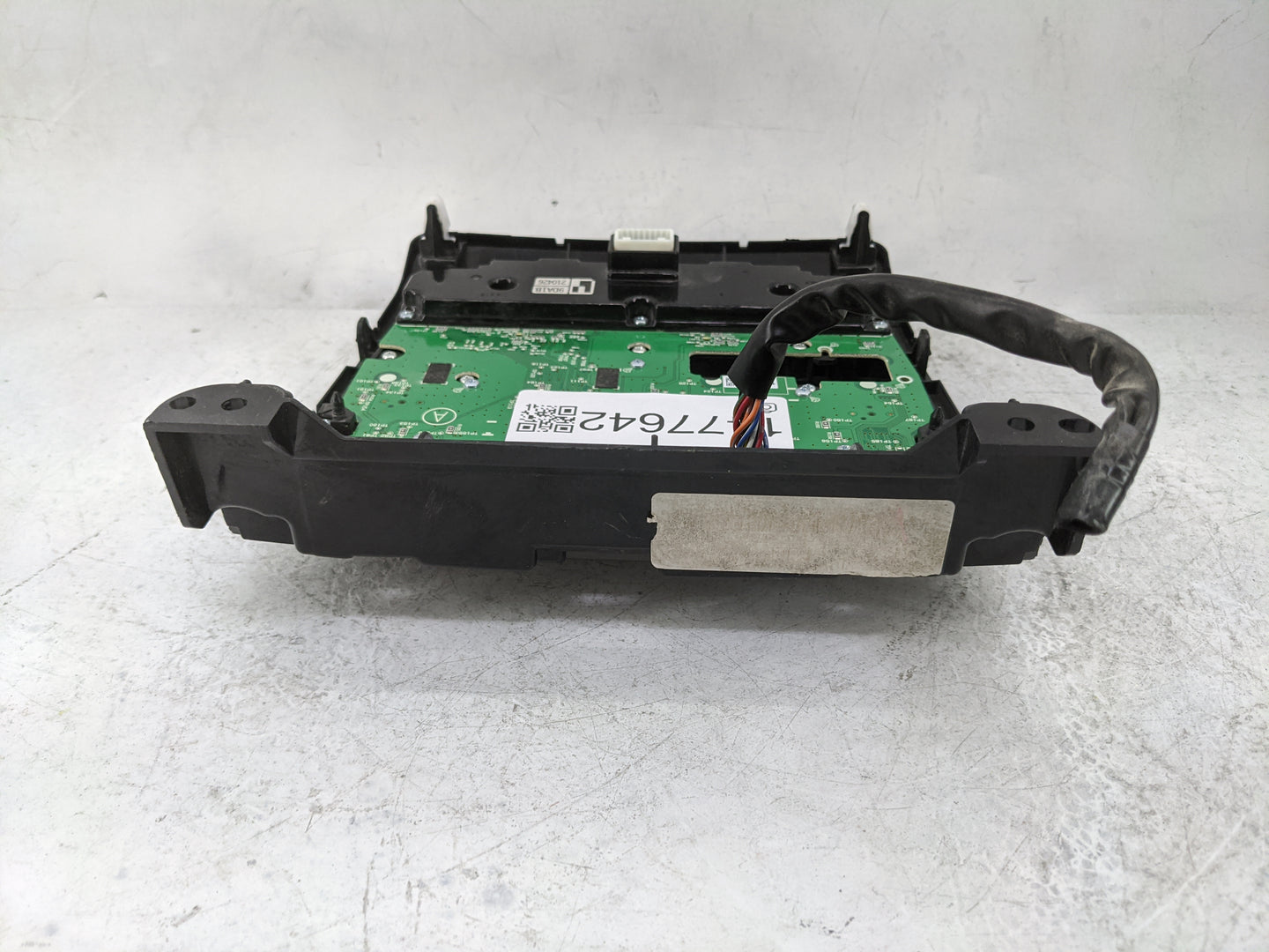 2014 Nissan Maxima Radio AM FM Cd Player Receiver Replacement P/N:9DA1B Fits OEM Used Auto Parts - Oemusedautoparts1.com