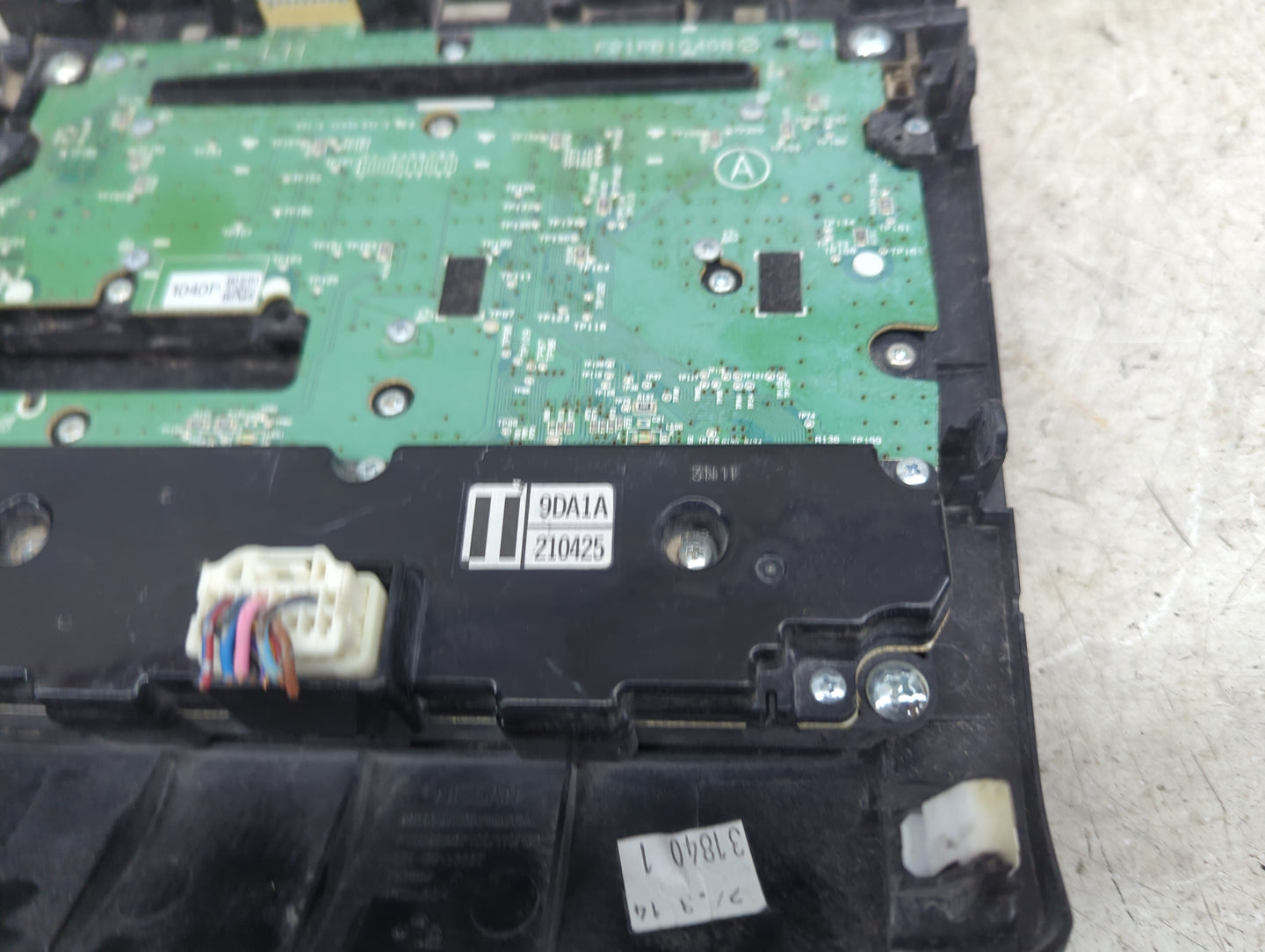 2012-2014 Nissan Maxima Radio Control Panel 1494489 - Oemusedautoparts1.com