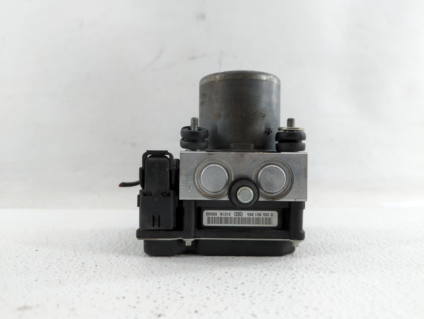 2014 Nissan Maxima ABS Pump Control Module Replacement P/N:47660 ZY90C Fits OEM Used Auto Parts - Oemusedautoparts1.com