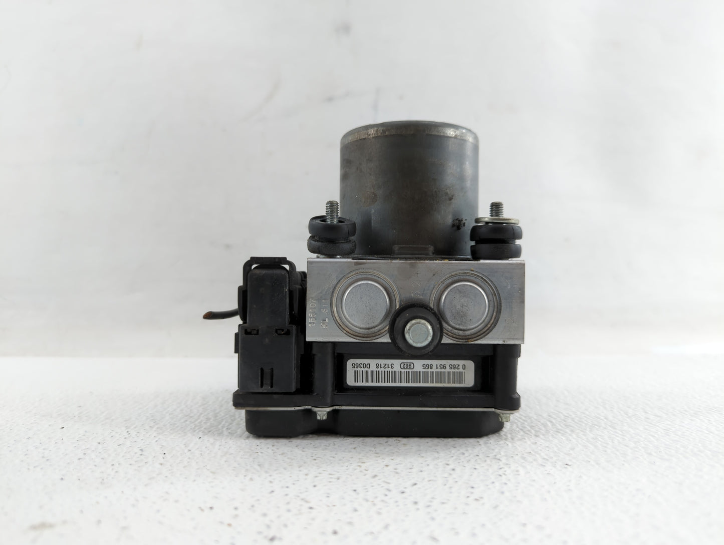 2014 Nissan Maxima ABS Pump Control Module Replacement P/N:47660 ZY90C Fits OEM Used Auto Parts - Oemusedautoparts1.com