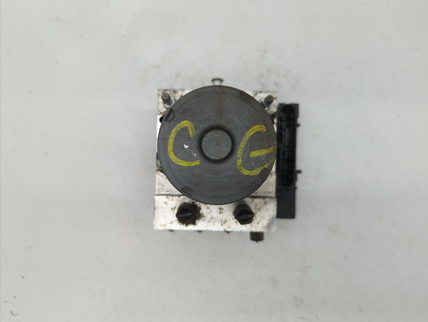 2014 Nissan Maxima ABS Pump Control Module Replacement P/N:47660 ZY90C Fits OEM Used Auto Parts - Oemusedautoparts1.com
