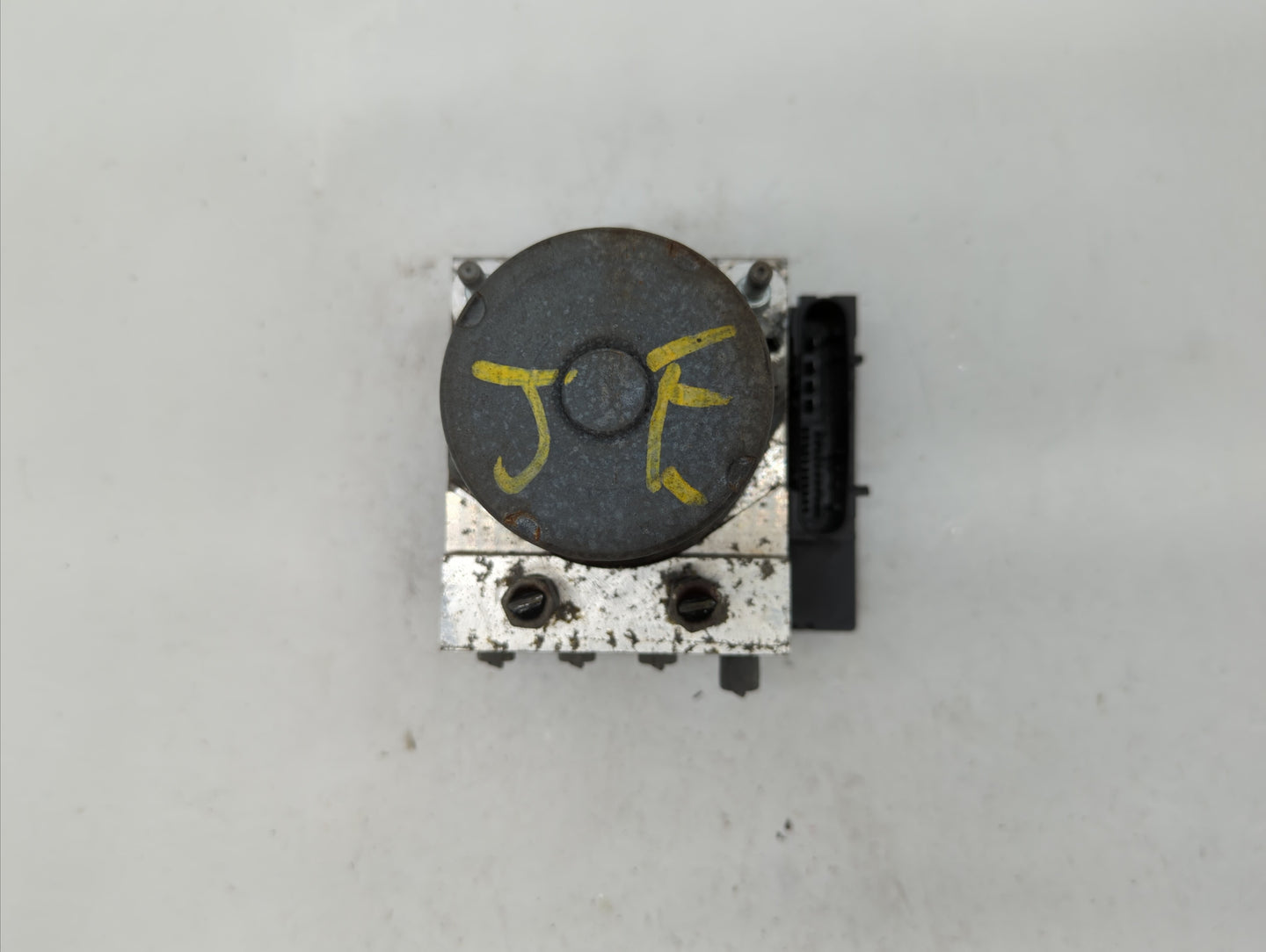 2014 Nissan Maxima ABS Pump Control Module Replacement P/N:47660 ZY90C Fits OEM Used Auto Parts - Oemusedautoparts1.com