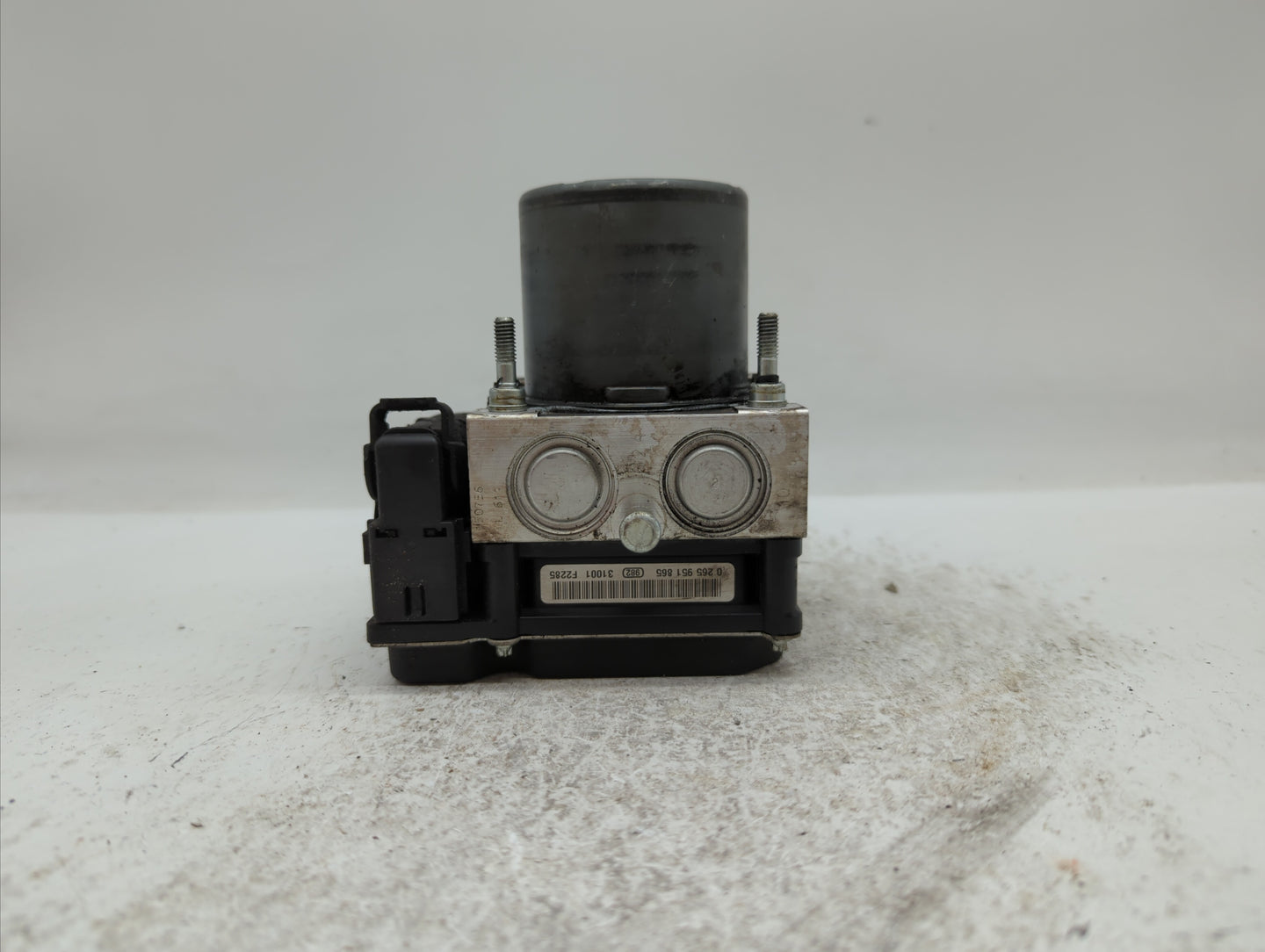2014 Nissan Maxima ABS Pump Control Module Replacement P/N:47660 ZY90C Fits OEM Used Auto Parts - Oemusedautoparts1.com