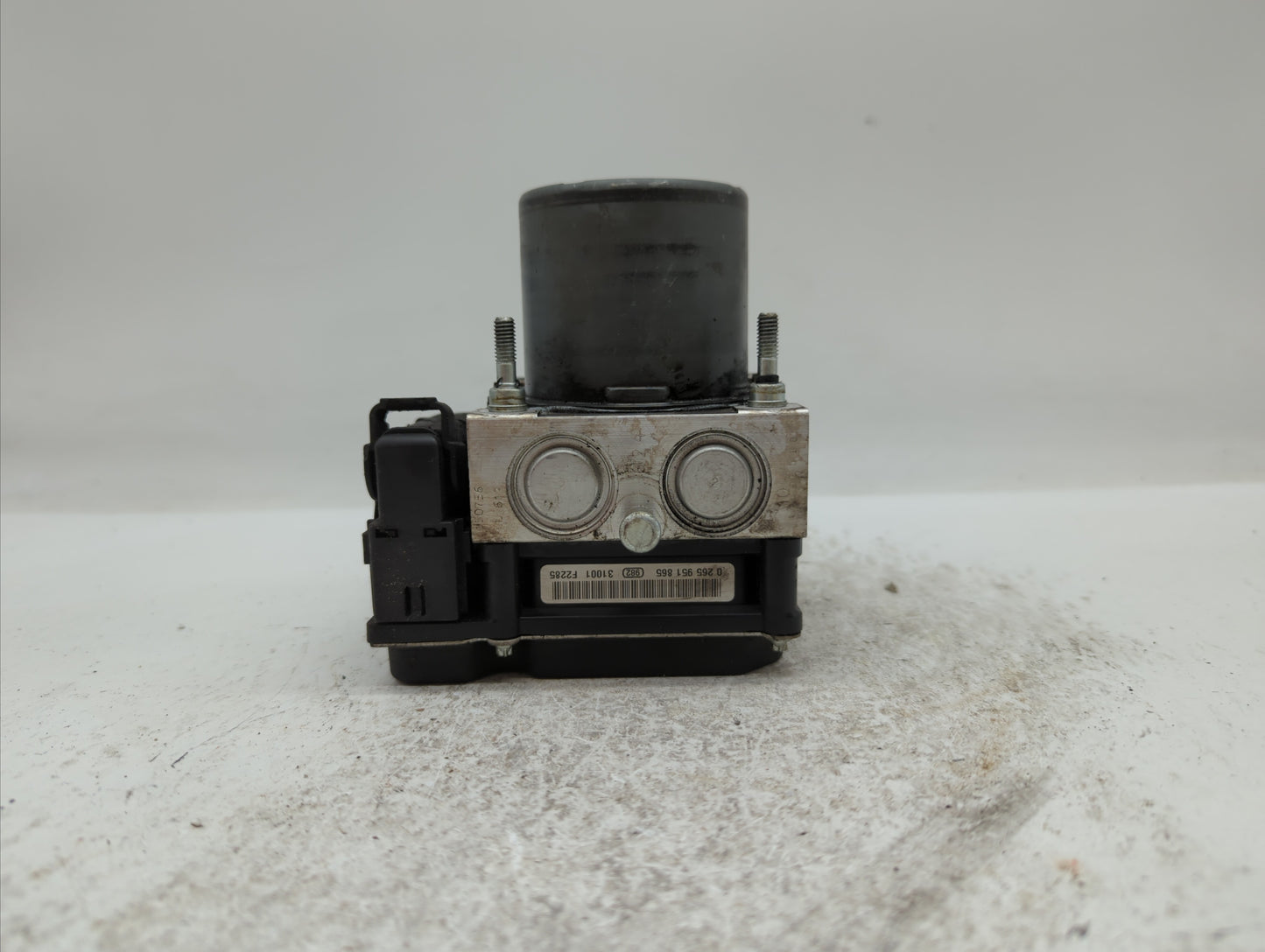 2014 Nissan Maxima ABS Pump Control Module Replacement P/N:47660 ZY90C Fits OEM Used Auto Parts - Oemusedautoparts1.com