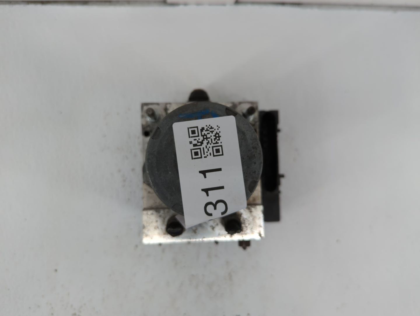 2014 Nissan Maxima ABS Pump Control Module Replacement P/N:47660 ZY90C Fits OEM Used Auto Parts - Oemusedautoparts1.com