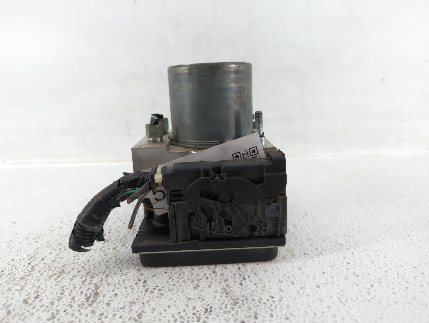2014 Nissan Maxima ABS Pump Control Module Replacement P/N:47660 ZY90C Fits OEM Used Auto Parts - Oemusedautoparts1.com