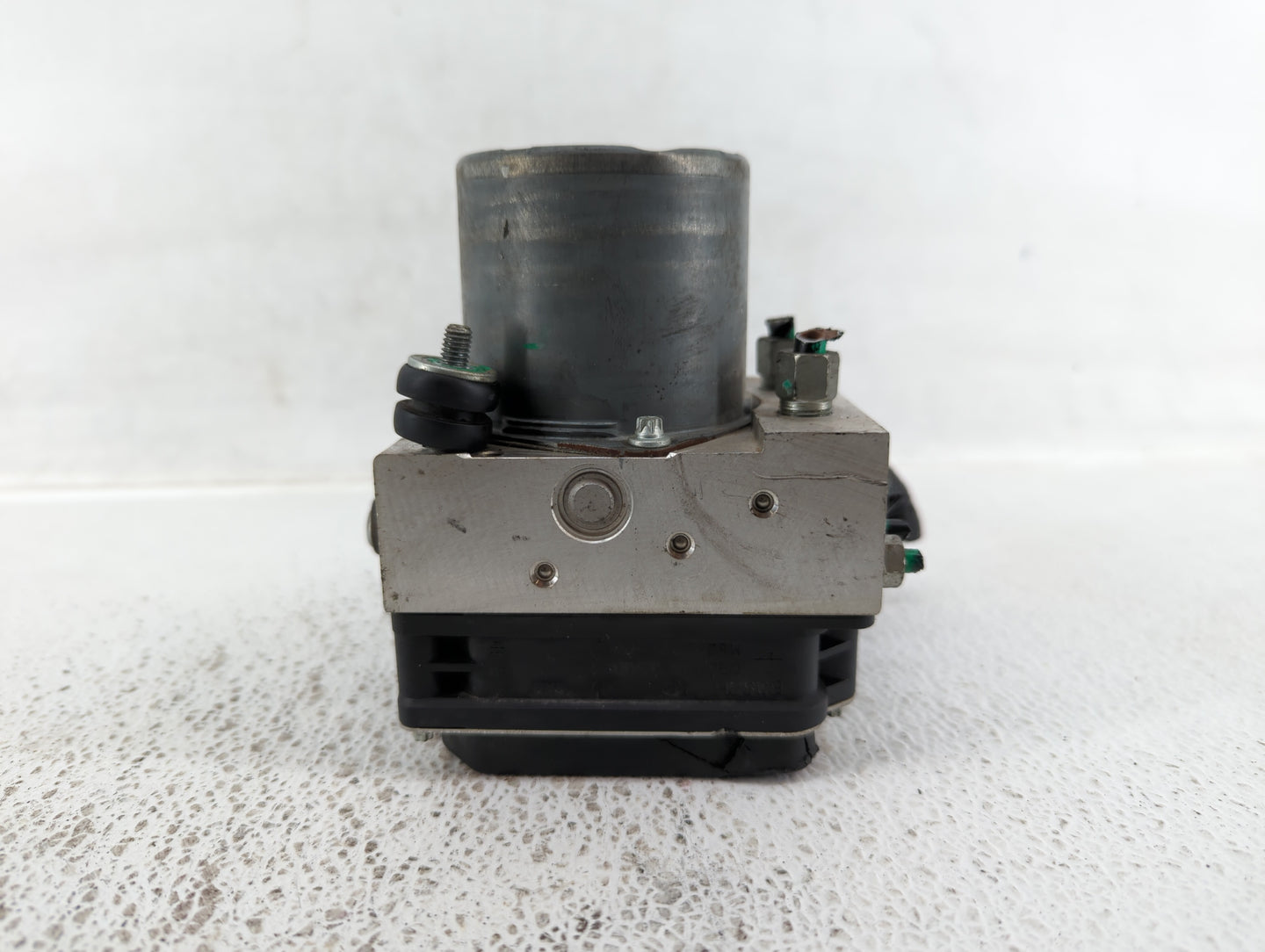 2014 Nissan Maxima ABS Pump Control Module Replacement P/N:47660 ZY90C Fits OEM Used Auto Parts - Oemusedautoparts1.com
