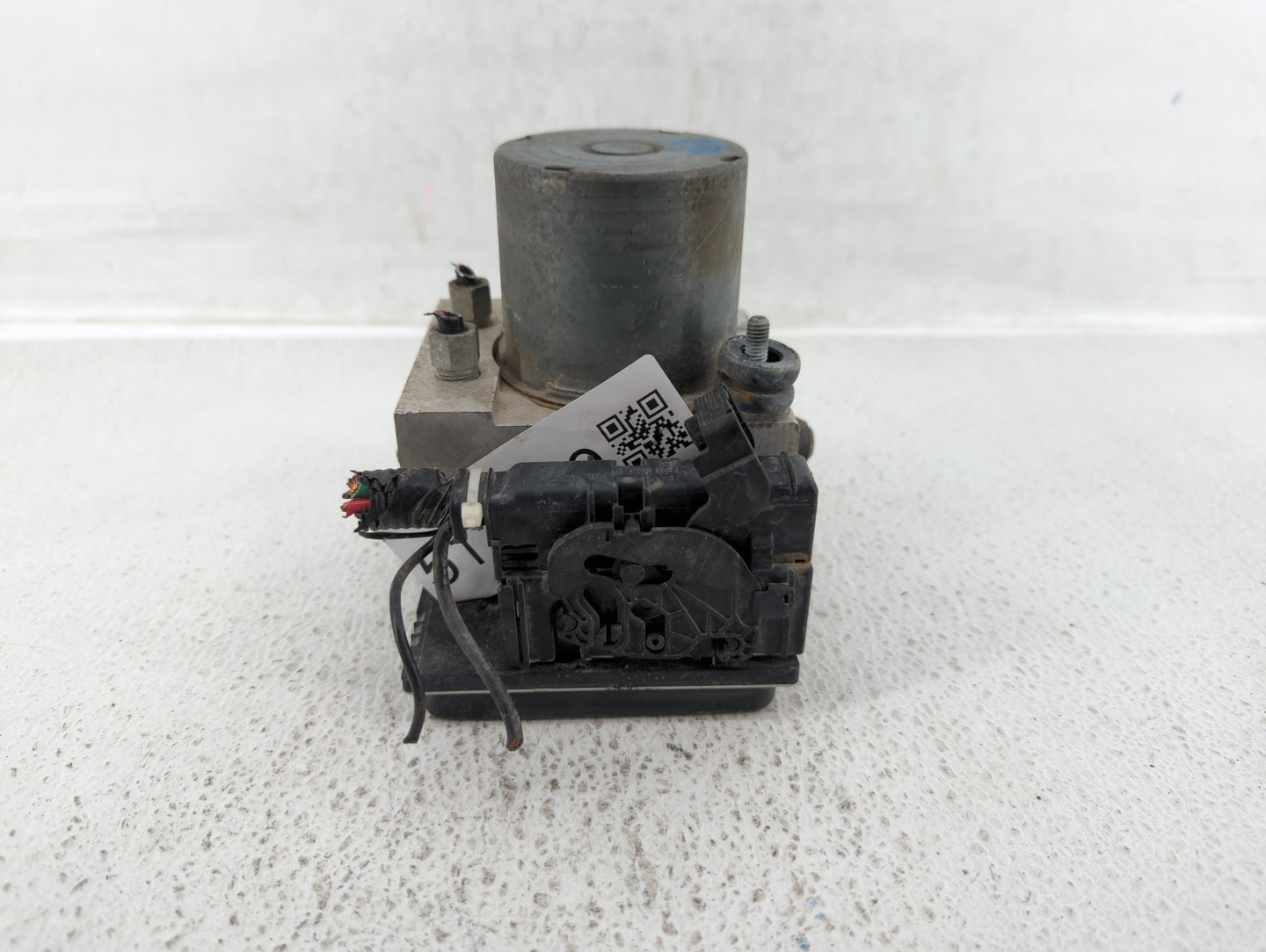 2014 Nissan Maxima ABS Pump Control Module Replacement P/N:47660 ZY90C Fits OEM Used Auto Parts - Oemusedautoparts1.com