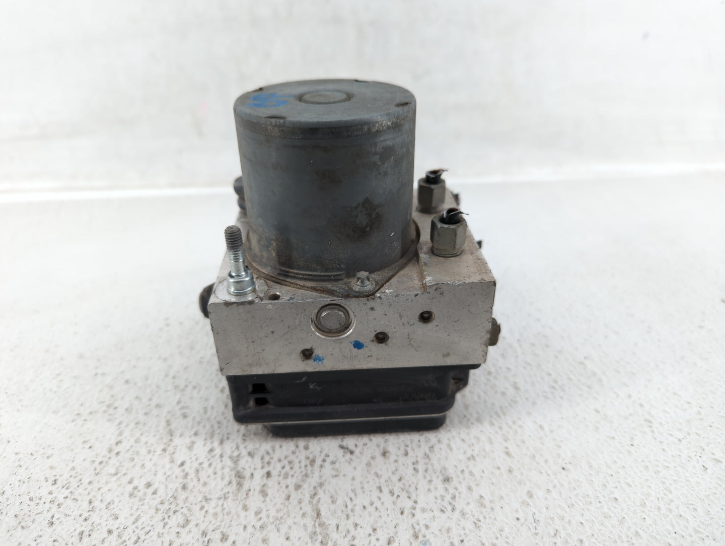 2014 Nissan Maxima ABS Pump Control Module Replacement P/N:47660 ZY90C Fits OEM Used Auto Parts - Oemusedautoparts1.com