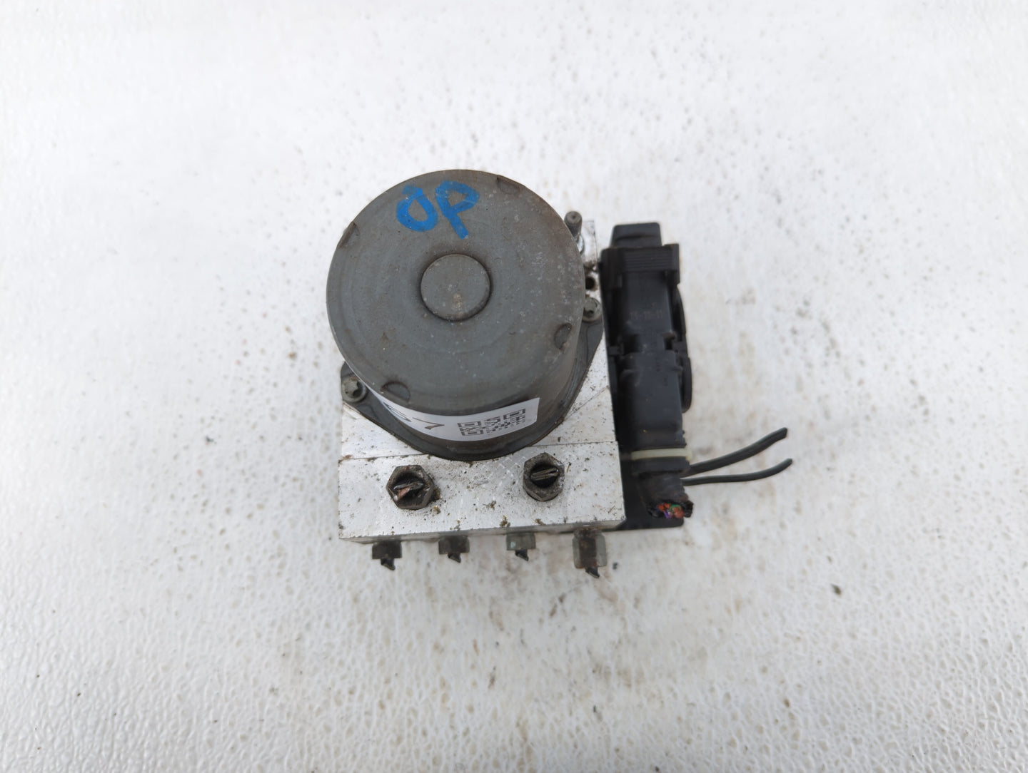 2014 Nissan Maxima ABS Pump Control Module Replacement P/N:47660 ZY90C Fits OEM Used Auto Parts - Oemusedautoparts1.com