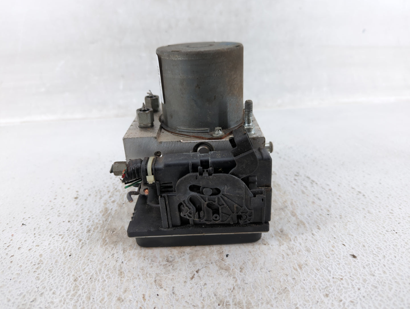 2014 Nissan Maxima ABS Pump Control Module Replacement P/N:47660 ZY90C Fits OEM Used Auto Parts - Oemusedautoparts1.com