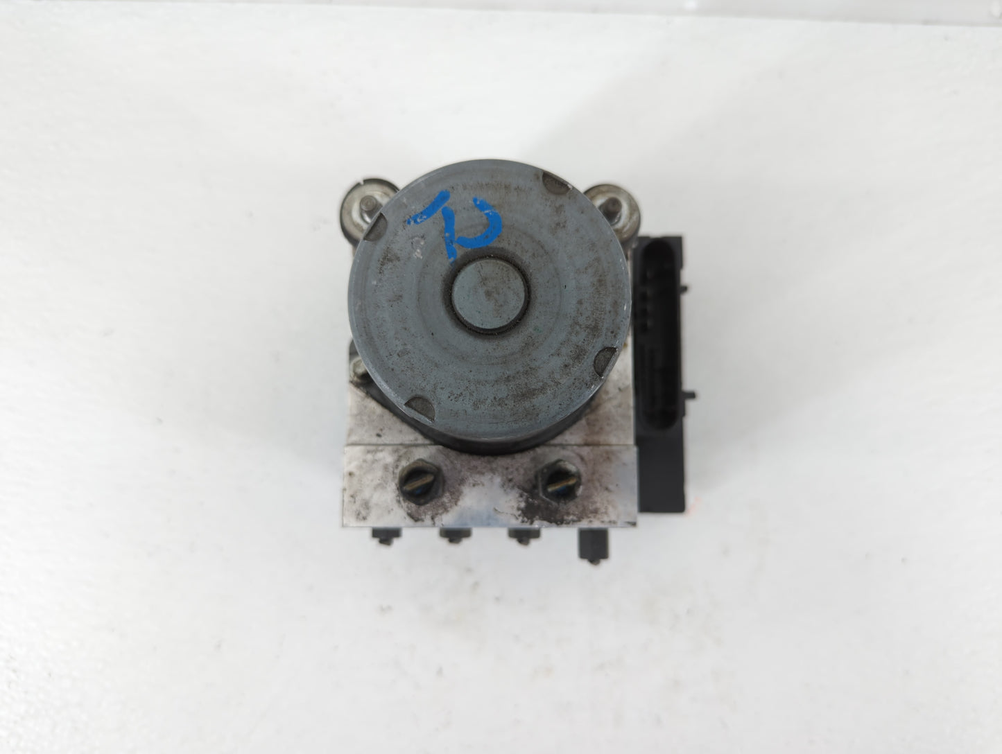 2014 Nissan Maxima ABS Pump Control Module Replacement P/N:47660 ZY90C Fits OEM Used Auto Parts - Oemusedautoparts1.com