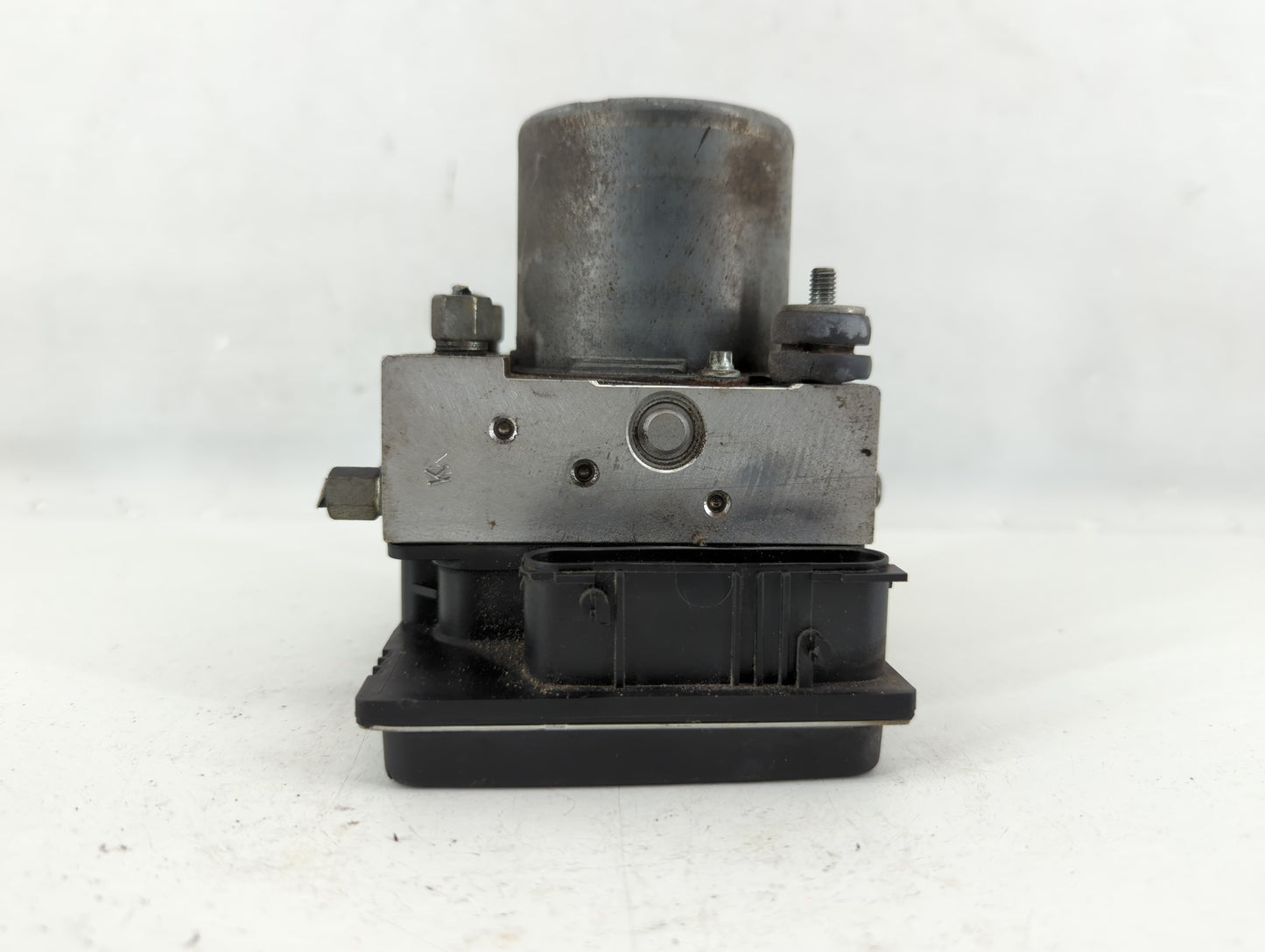 2014 Nissan Maxima ABS Pump Control Module Replacement P/N:47660 ZY90C Fits OEM Used Auto Parts - Oemusedautoparts1.com