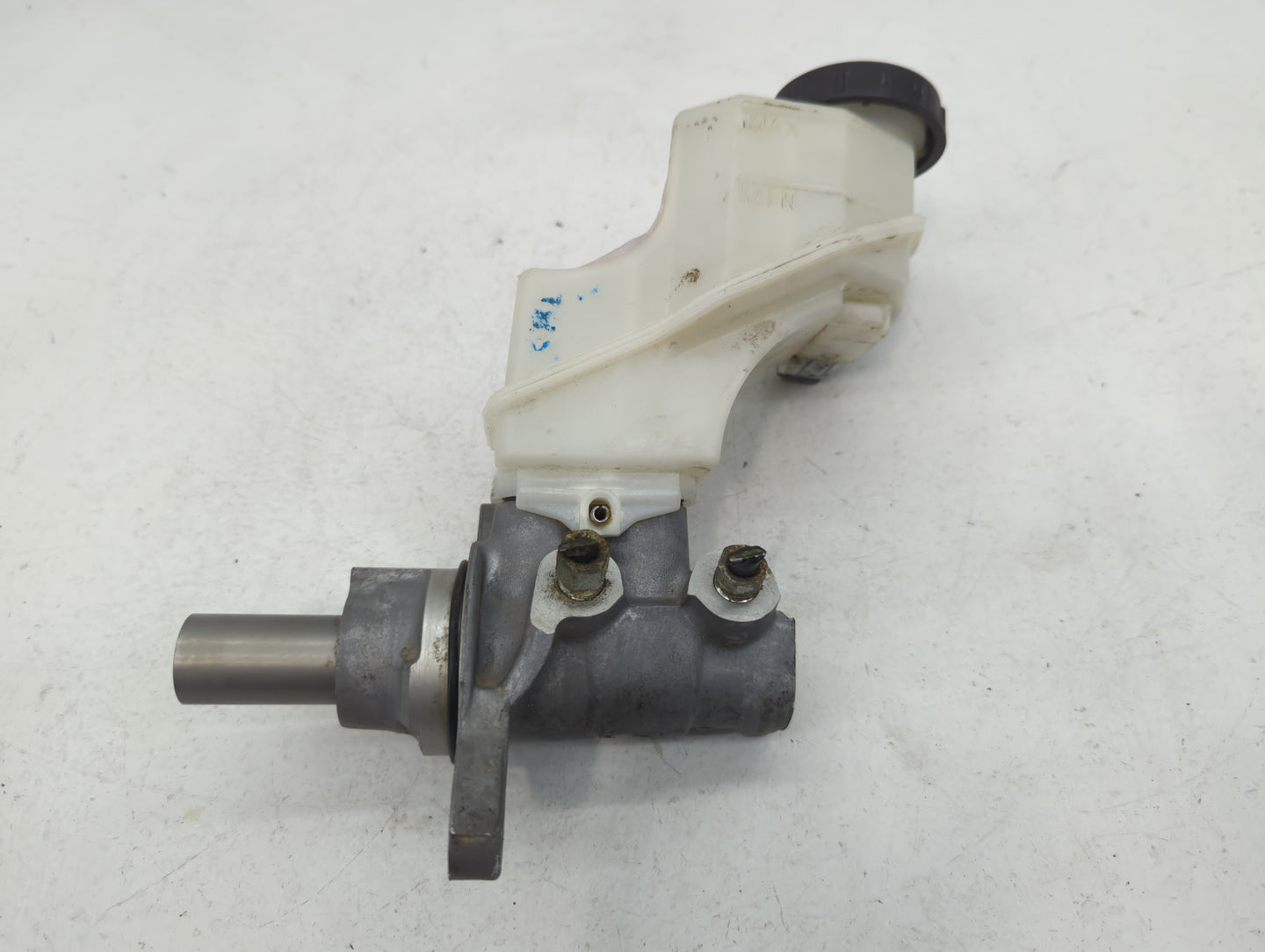 2009-2014 Nissan Maxima Brake Master Cylinder - Oemusedautoparts1.com