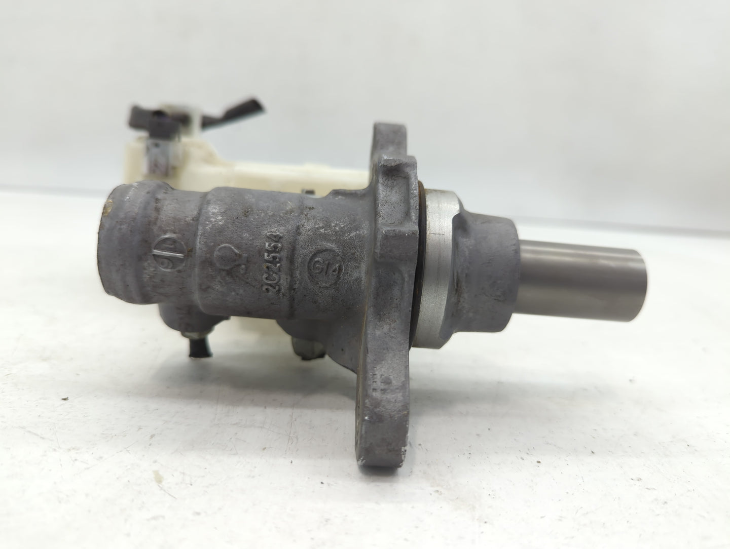 2009-2014 Nissan Maxima Brake Master Cylinder - Oemusedautoparts1.com