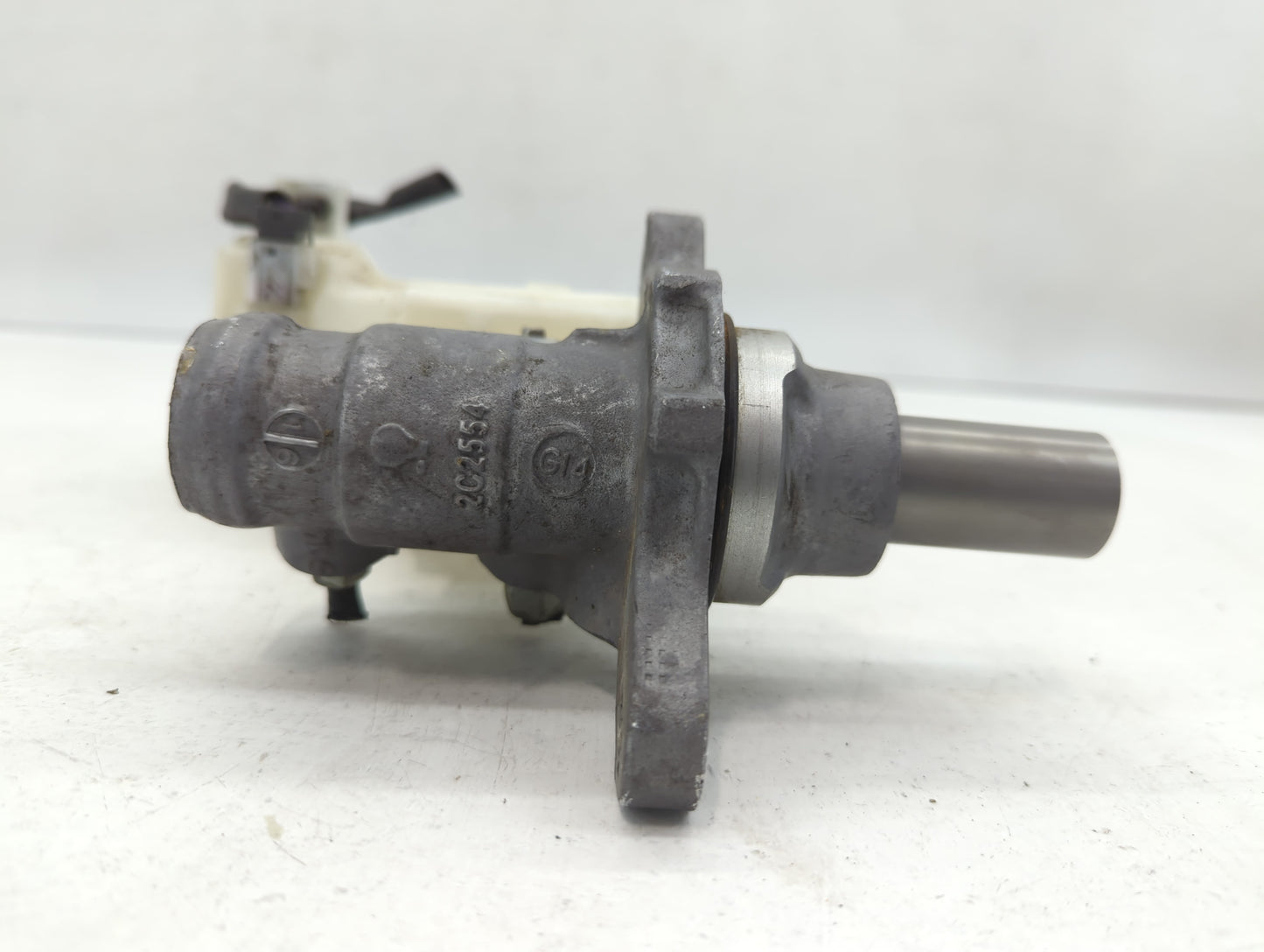 2009-2014 Nissan Maxima Brake Master Cylinder - Oemusedautoparts1.com