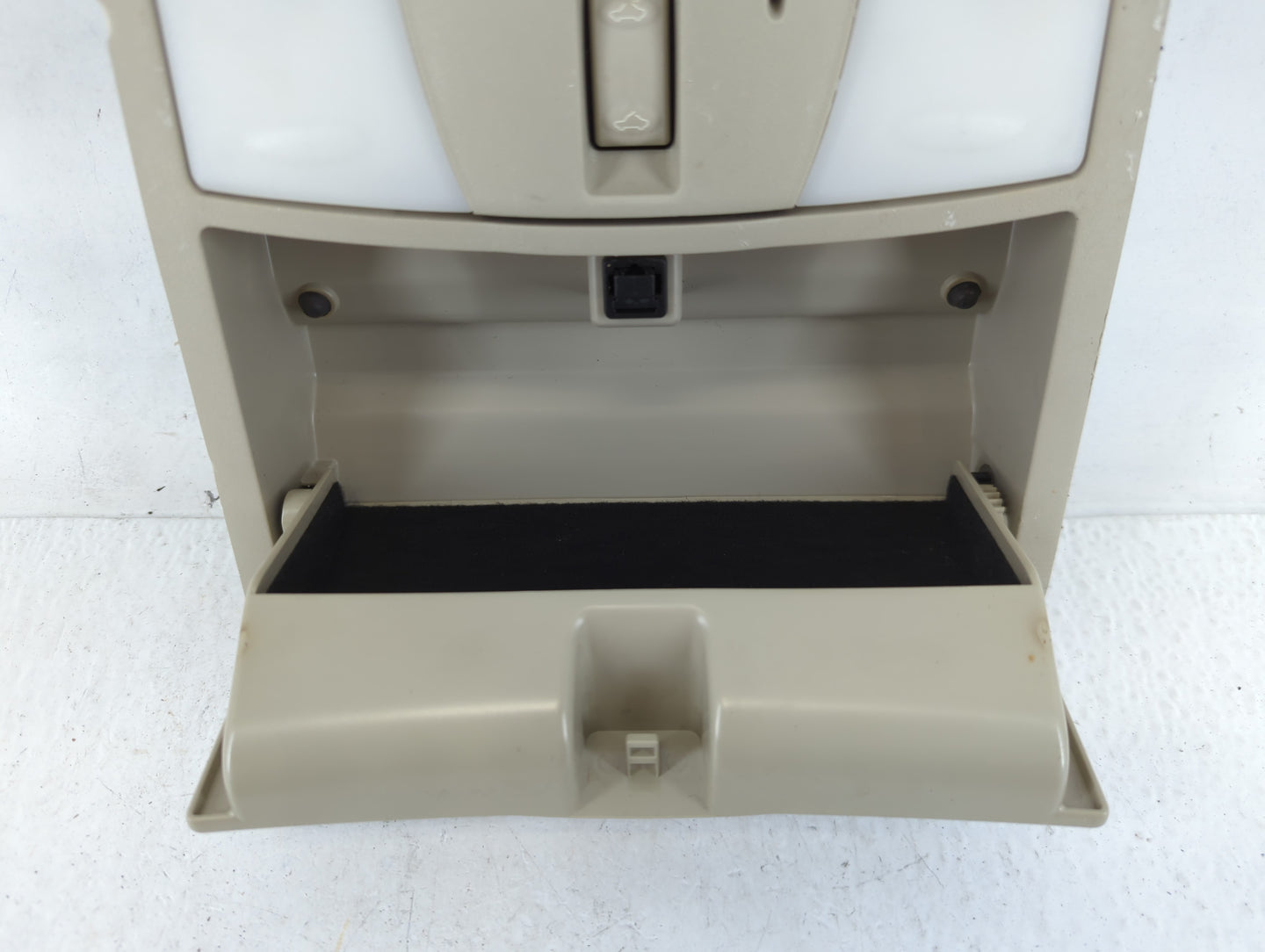 2014 Nissan Maxima Overhead Roof Console - Oemusedautoparts1.com