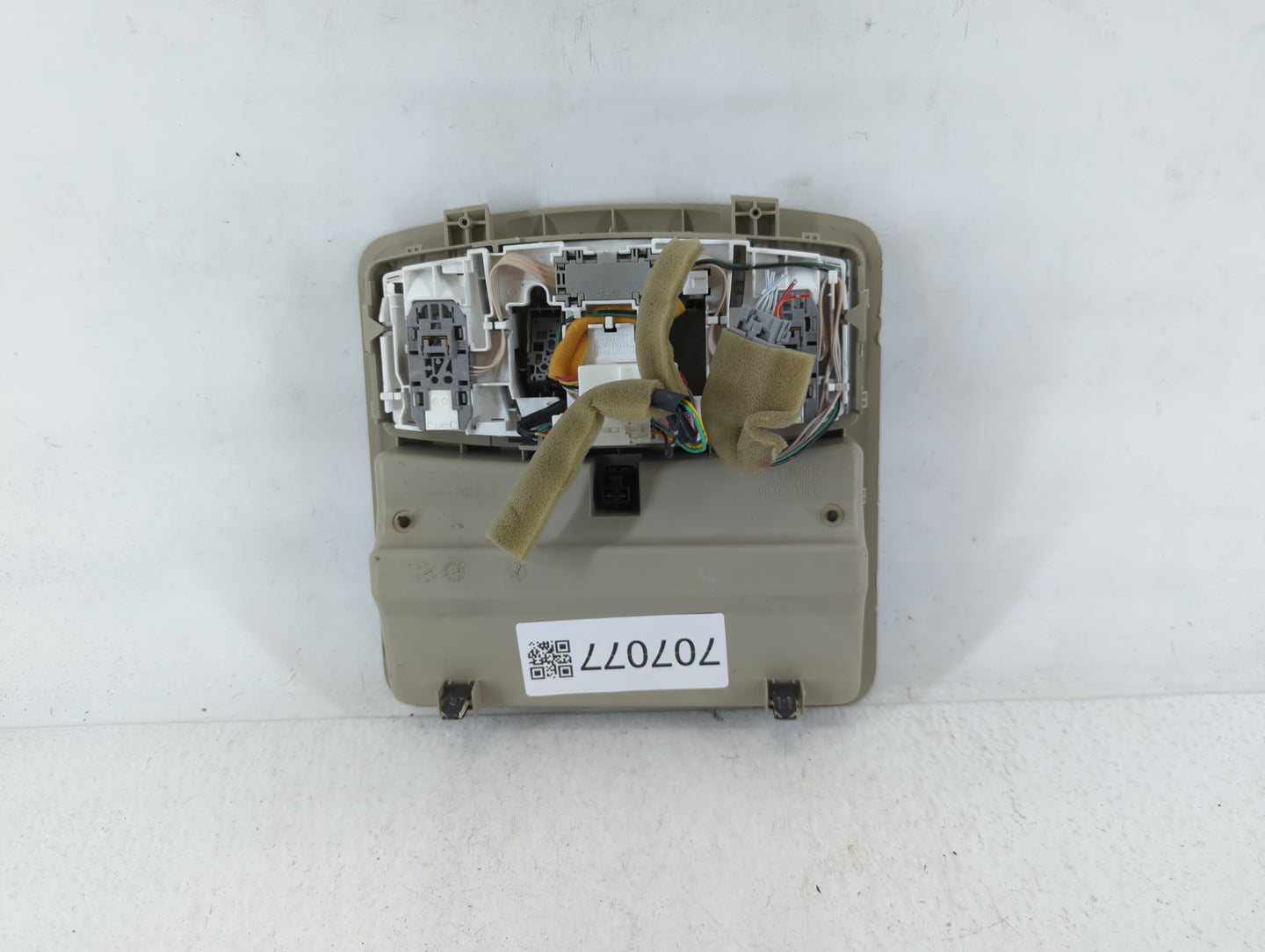 2014 Nissan Maxima Overhead Roof Console - Oemusedautoparts1.com