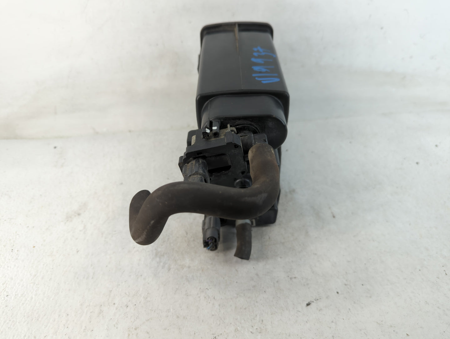 2014 Nissan Maxima Fuel Vapor Charcoal Canister - Oemusedautoparts1.com