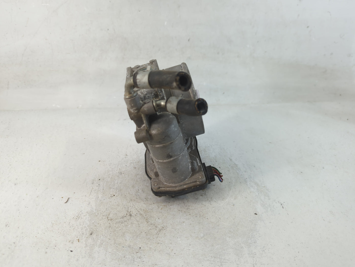 2009-2014 Nissan Maxima Throttle Body P/N:RME75-12 Fits Fits 2009 2010 2011 2012 2013 2014 OEM Used Auto Parts - Oemusedauto