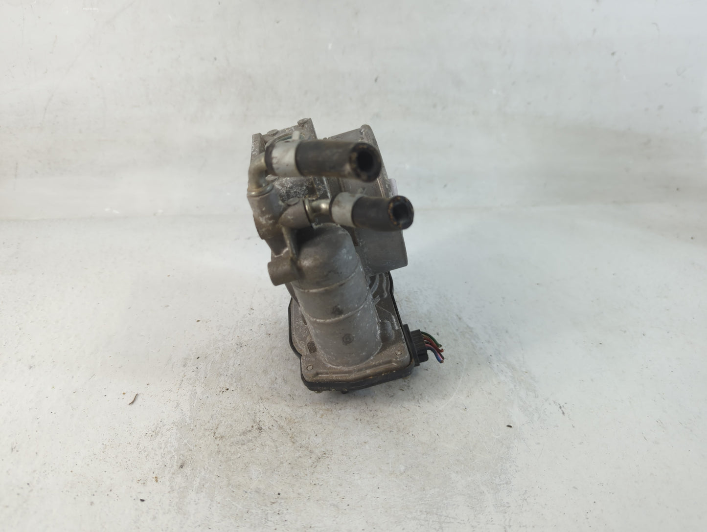 2009-2014 Nissan Maxima Throttle Body P/N:RME75-12 Fits Fits 2009 2010 2011 2012 2013 2014 OEM Used Auto Parts - Oemusedauto