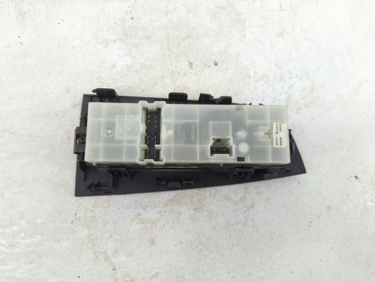 2014 Nissan Maxima Master Power Window Switch Replacement Driver Side Left Fits OEM Used Auto Parts - Oemusedautoparts1.com