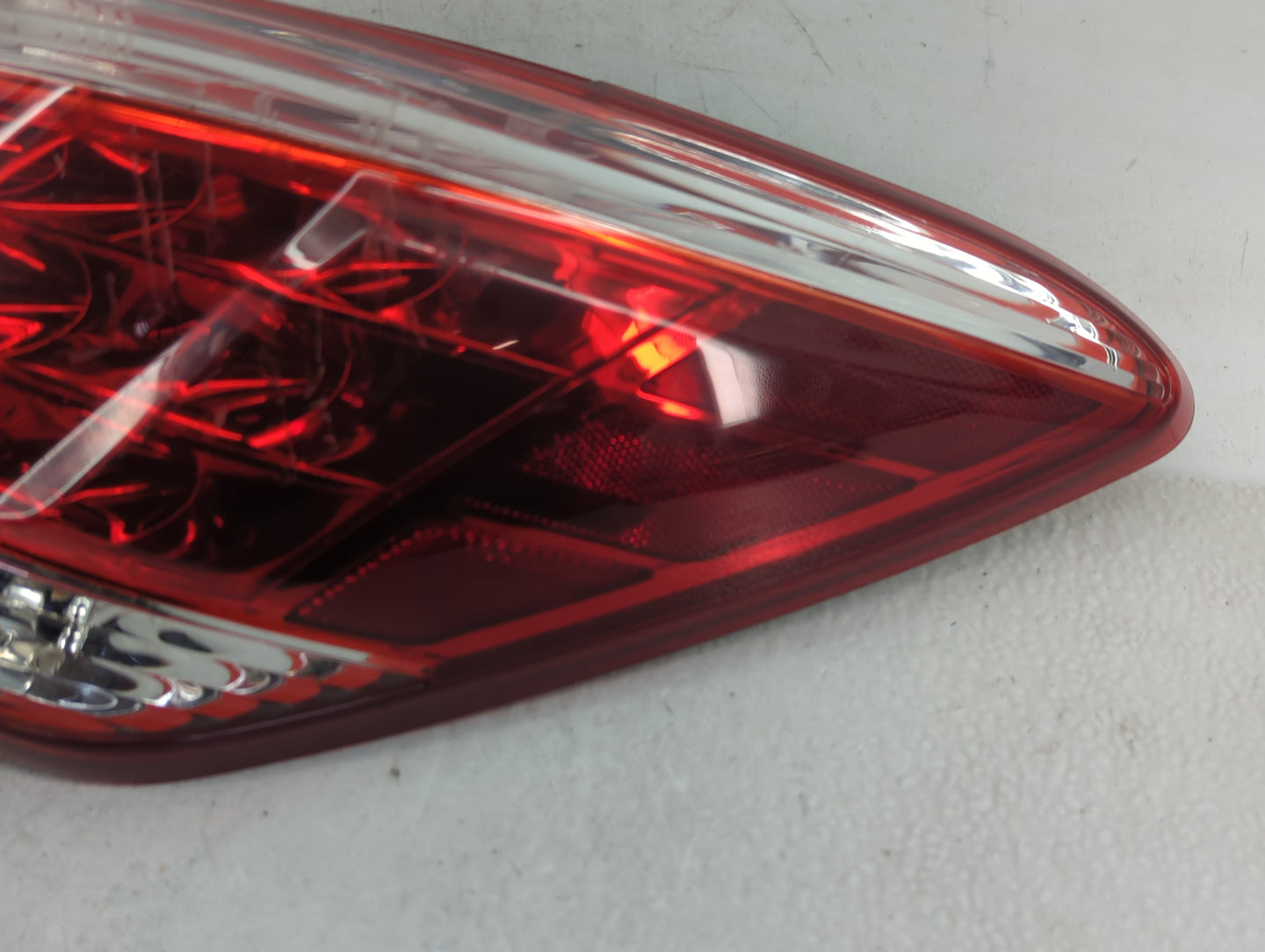 2011-2014 Nissan Murano Tail Light Assembly Passenger Right OEM Fits Fits 2011 2012 2013 2014 OEM Used Auto Parts - Oemuseda
