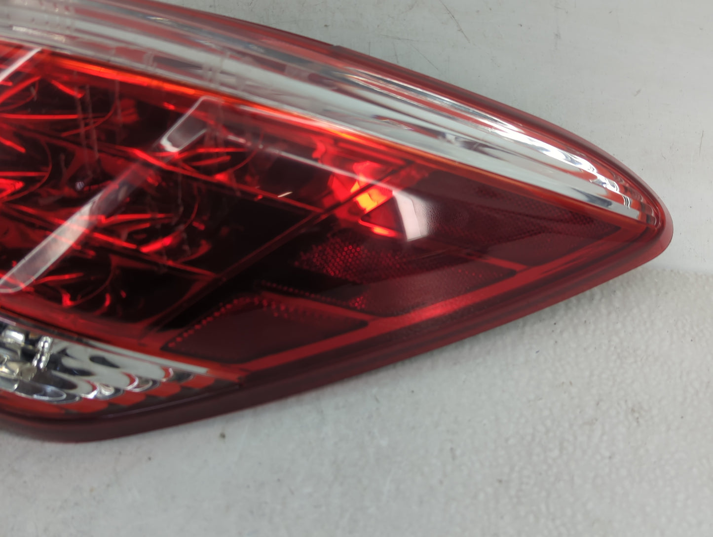 2011-2014 Nissan Murano Tail Light Assembly Passenger Right OEM Fits Fits 2011 2012 2013 2014 OEM Used Auto Parts - Oemuseda