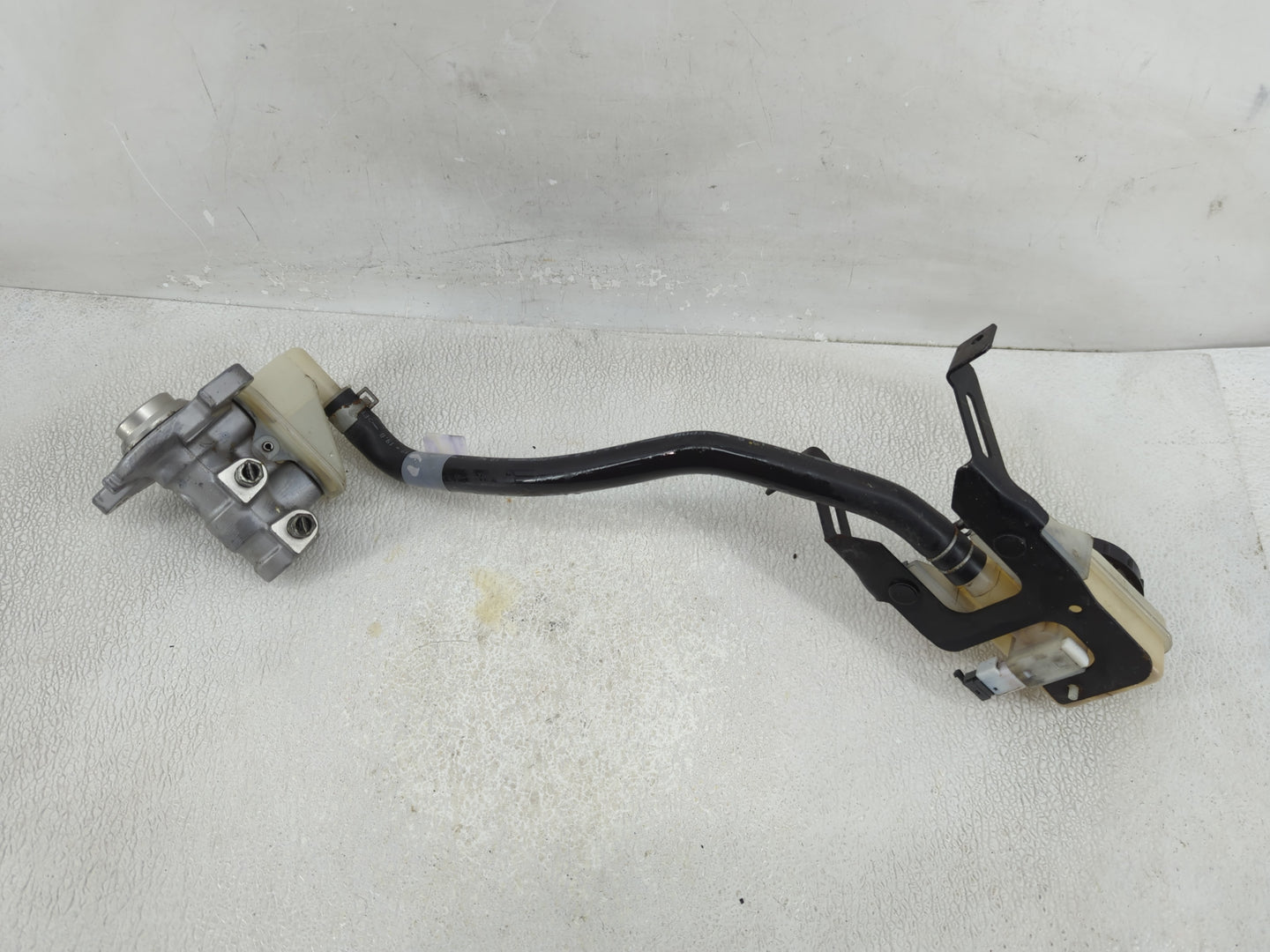 2009-2014 Nissan Murano Brake Master Cylinder 1312553 - Oemusedautoparts1.com