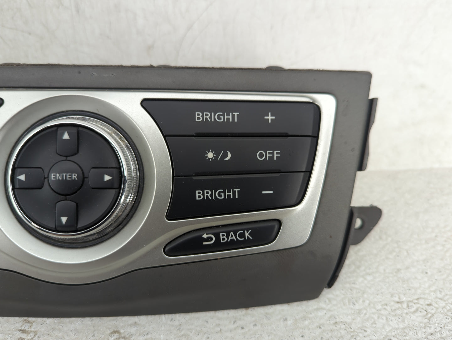 2011-2014 Nissan Murano Radio Control Panel - Oemusedautoparts1.com