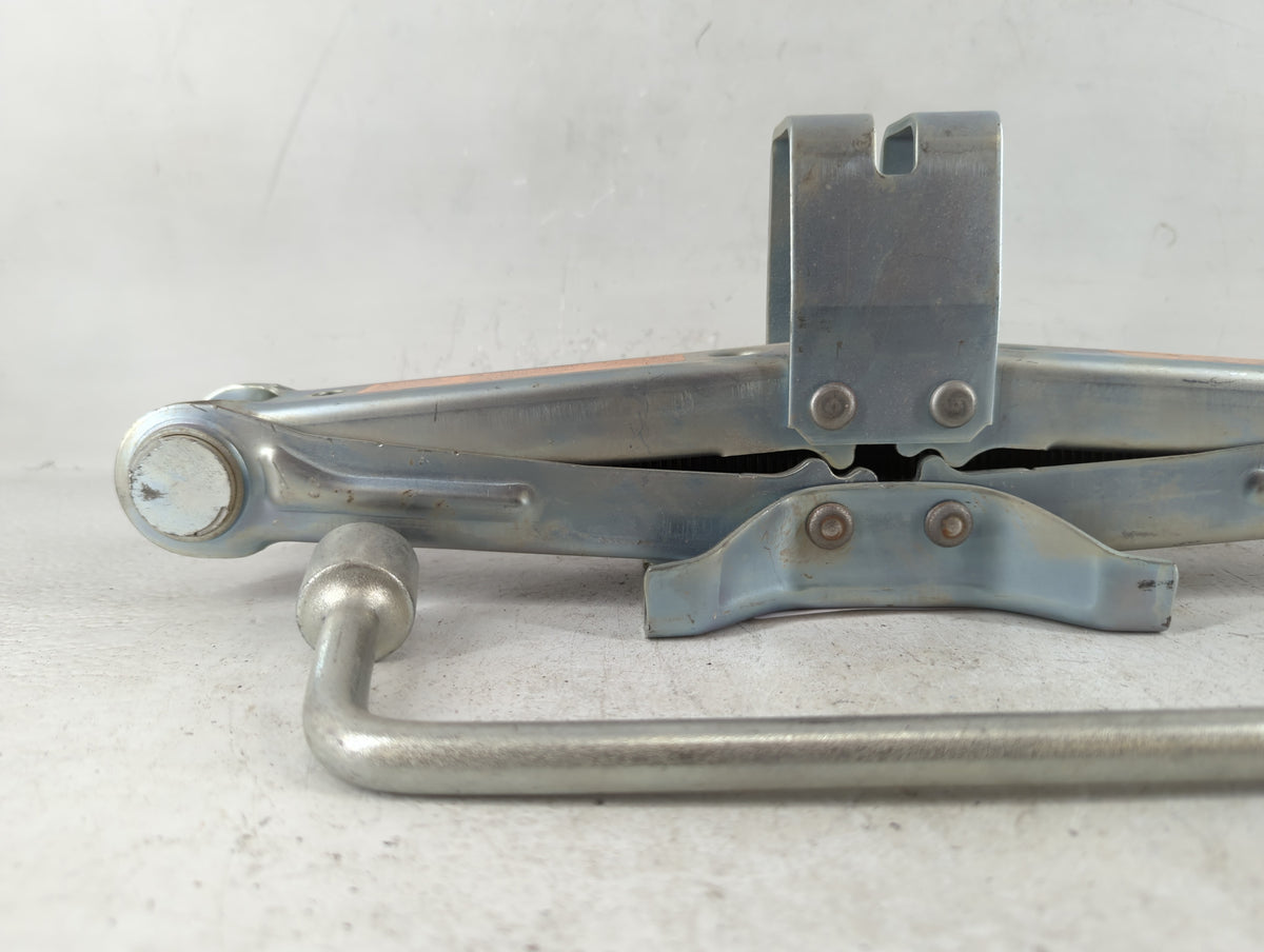 2014 Nissan Murano Spare Scissor Car Jack 718809 - Oemusedautoparts1.com