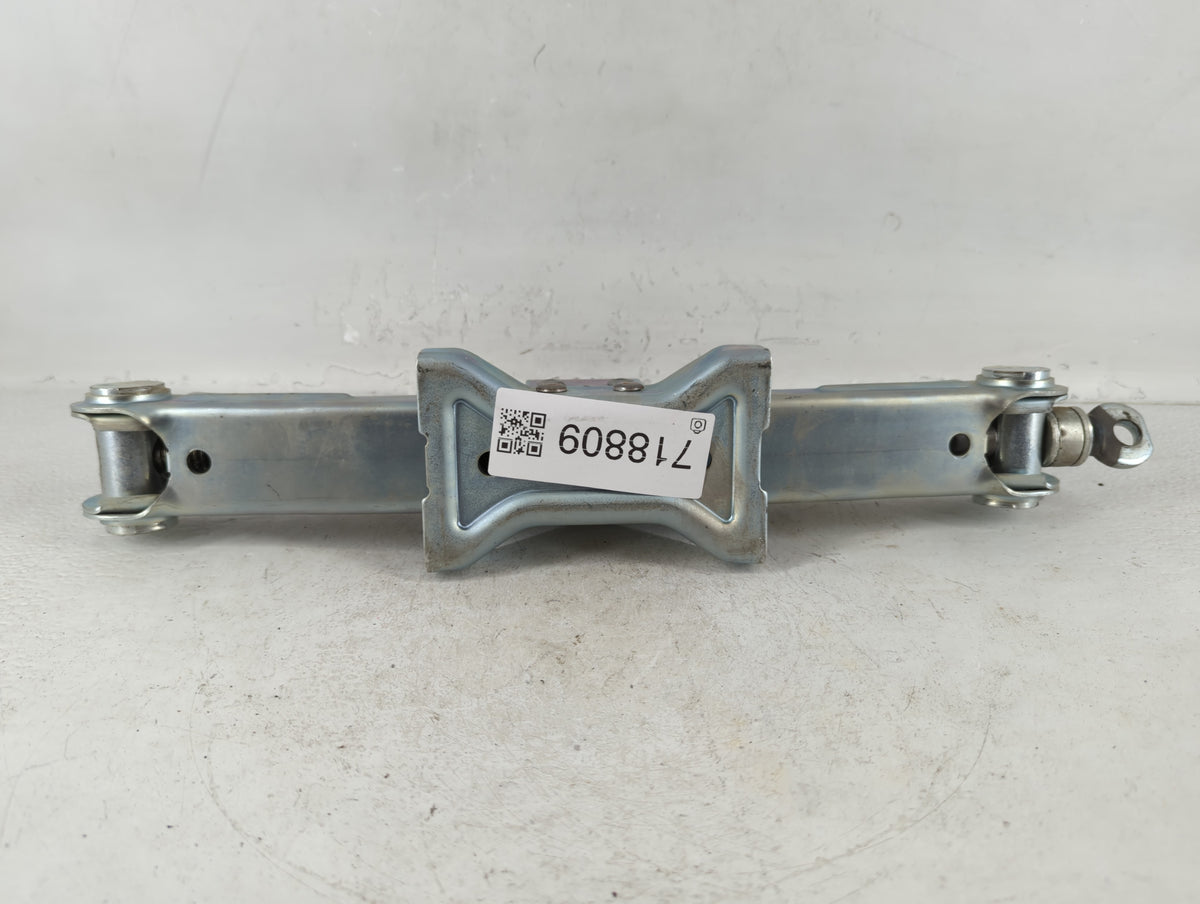 2014 Nissan Murano Spare Scissor Car Jack 718809 - Oemusedautoparts1.com
