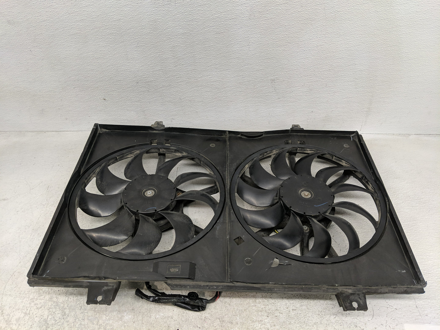 2014-2020 Nissan Nv200 Electric Radiator Cooling Fan Motor Assembly P/N:214813LM0A Fits Fits 2014 2015 2016 2017 2018 2019 2