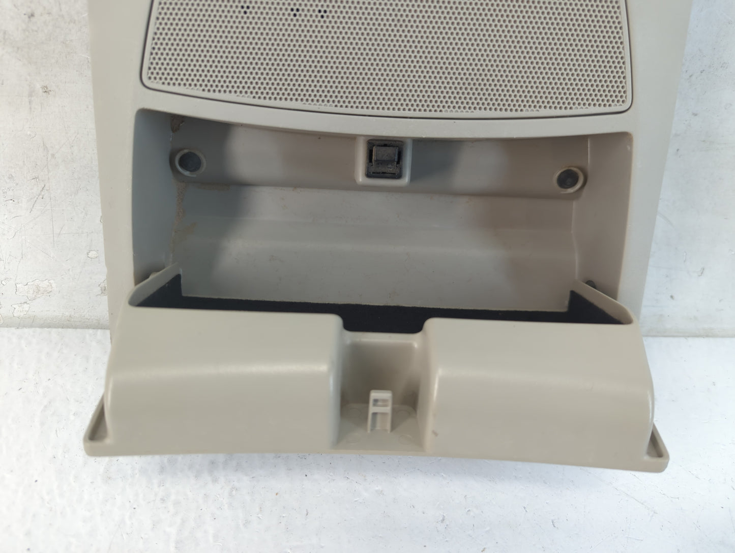 2014 Nissan Pathfinder Overhead Roof Console - Oemusedautoparts1.com