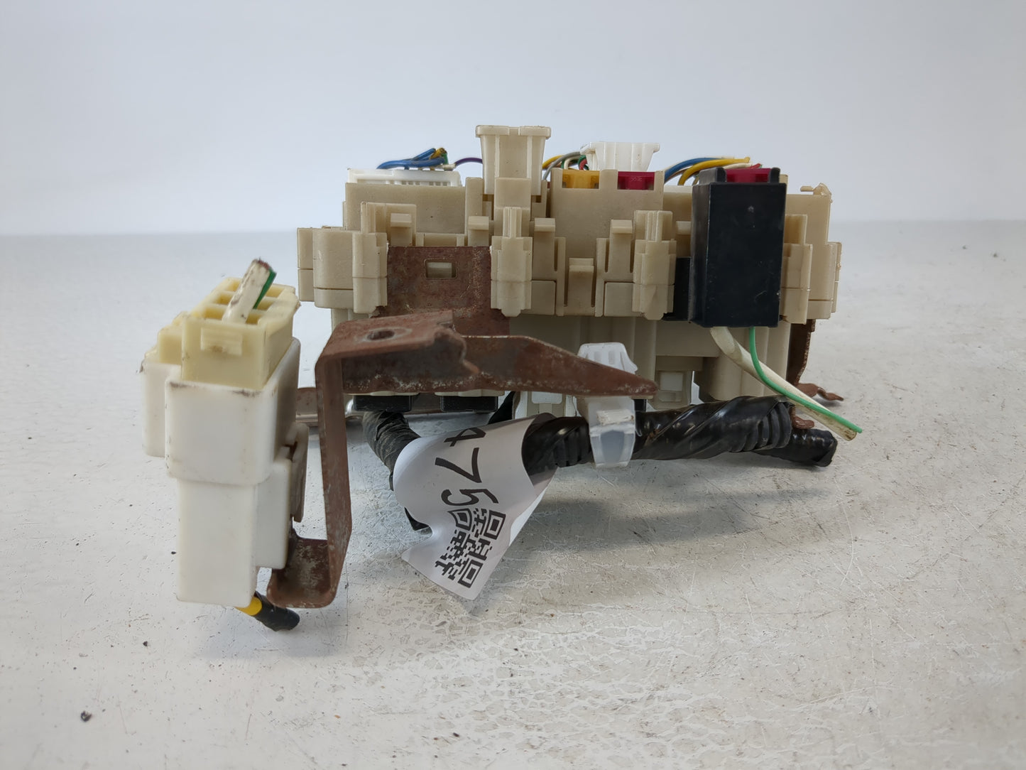 2014 Nissan Pathfinder Fusebox Fuse Box Panel Relay Module P/N:4233 NA2 Fits OEM Used Auto Parts - Oemusedautoparts1.com