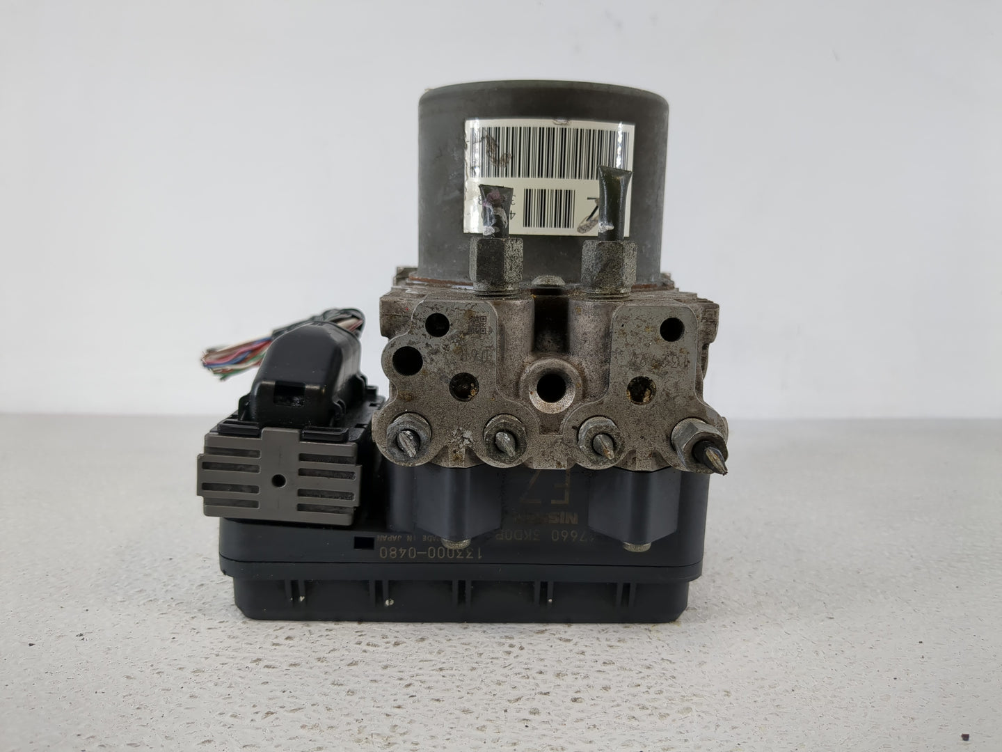 2013-2014 Nissan Pathfinder ABS Pump Control Module Replacement P/N:133000-0480 Fits Fits 2013 2014 OEM Used Auto Parts - Oe