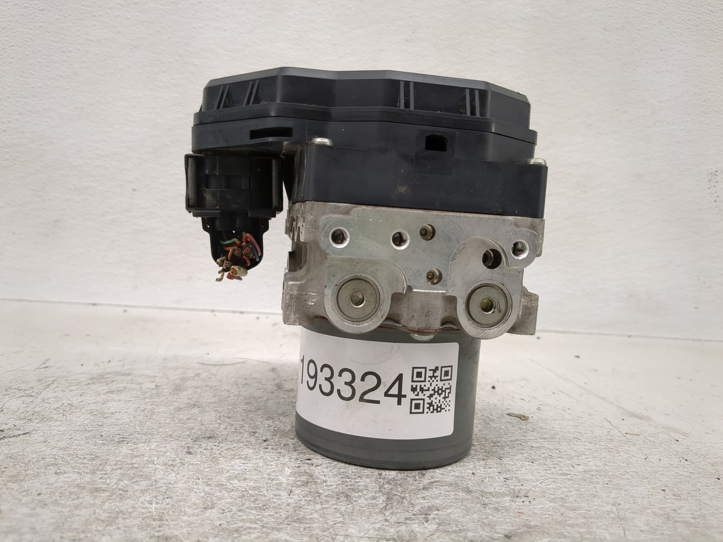 2013-2014 Nissan Pathfinder ABS Pump Control Module Replacement P/N:133000-0480 Fits Fits 2013 2014 OEM Used Auto Parts - Oe