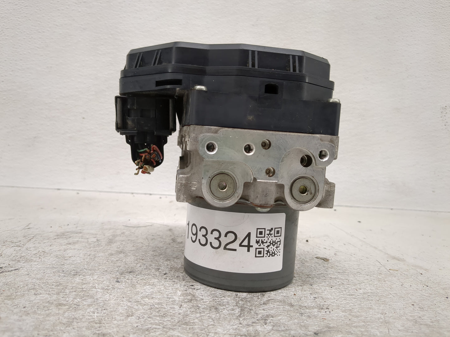2013-2014 Nissan Pathfinder ABS Pump Control Module Replacement P/N:133000-0480 Fits Fits 2013 2014 OEM Used Auto Parts - Oe