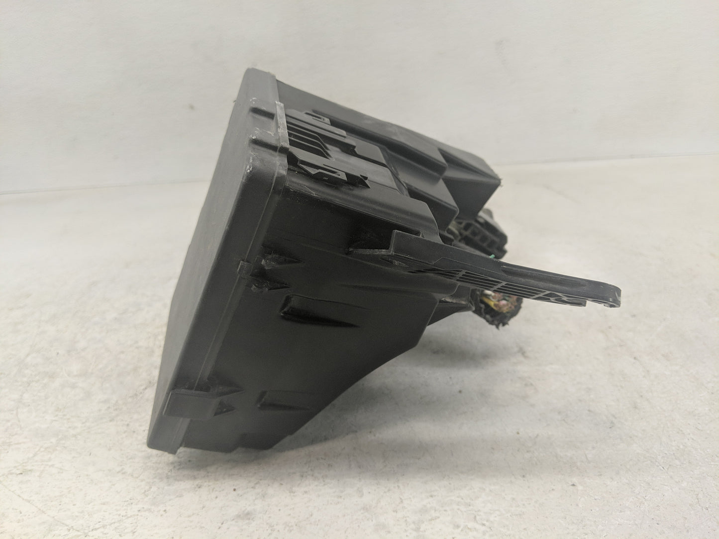 2014 Nissan Pathfinder Fusebox Fuse Box Panel Relay Module Fits OEM Used Auto Parts - Oemusedautoparts1.com