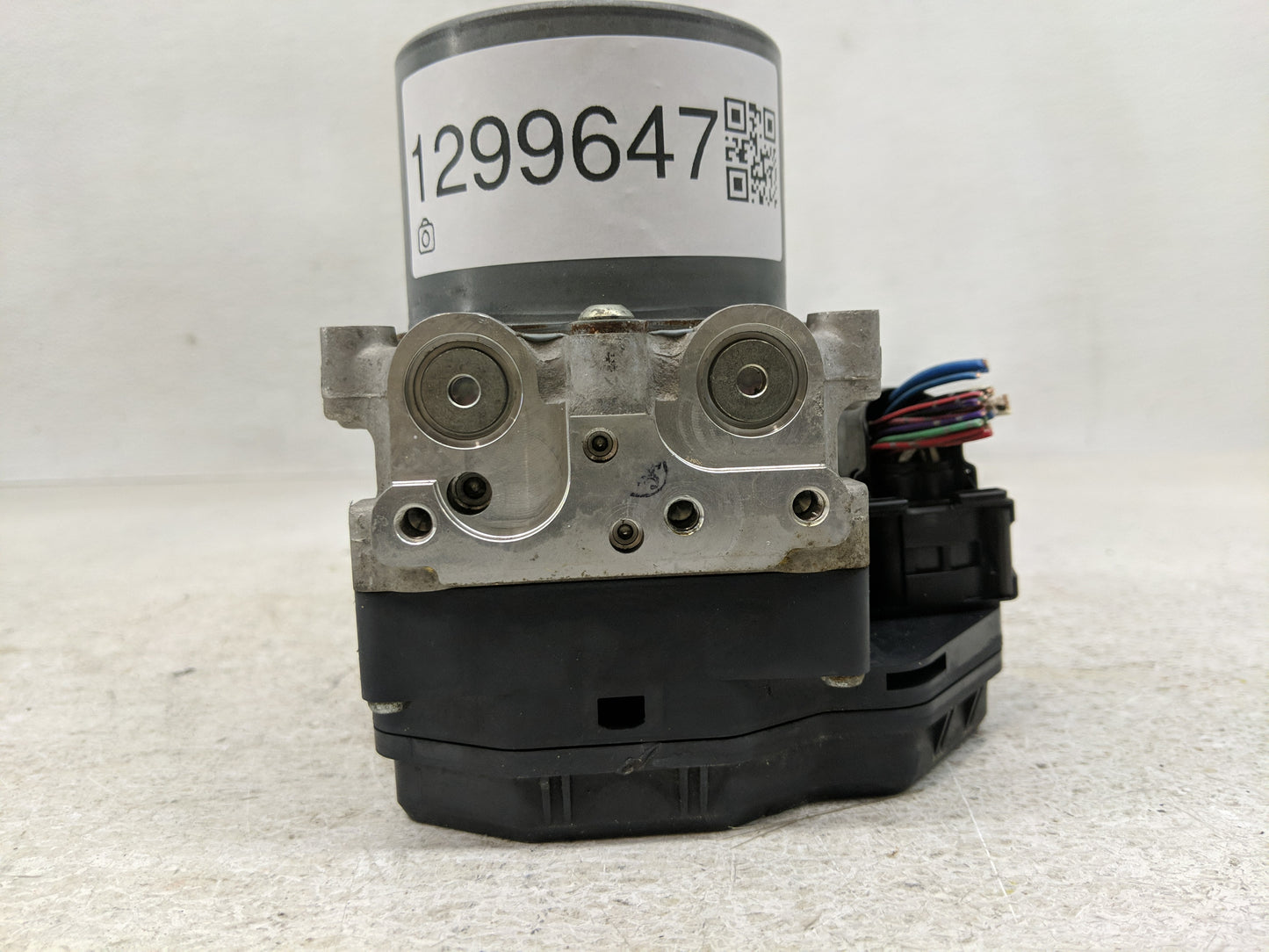 2014 Nissan Pathfinder ABS Pump Control Module Replacement P/N:476603KA0B Fits OEM Used Auto Parts - Oemusedautoparts1.com